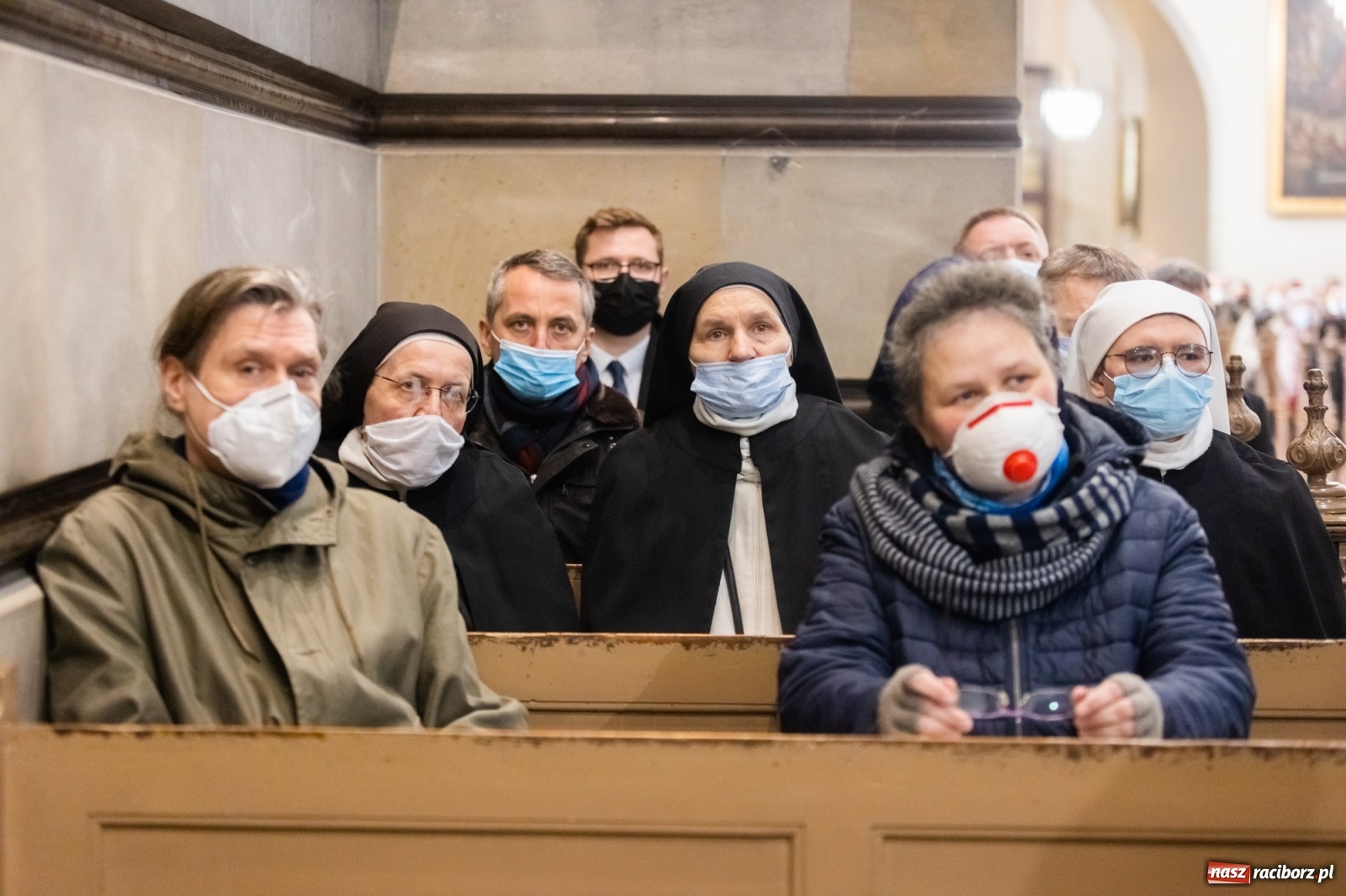 Zdjęcie w galerii na portalu naszraciborz.pl: W kościele farnym biskup opolski ogłosił rozpoczęcie procesu beatyfikacyjnego dominikanki Eufemii Piastówny z Raciborza wiadomości z regionu