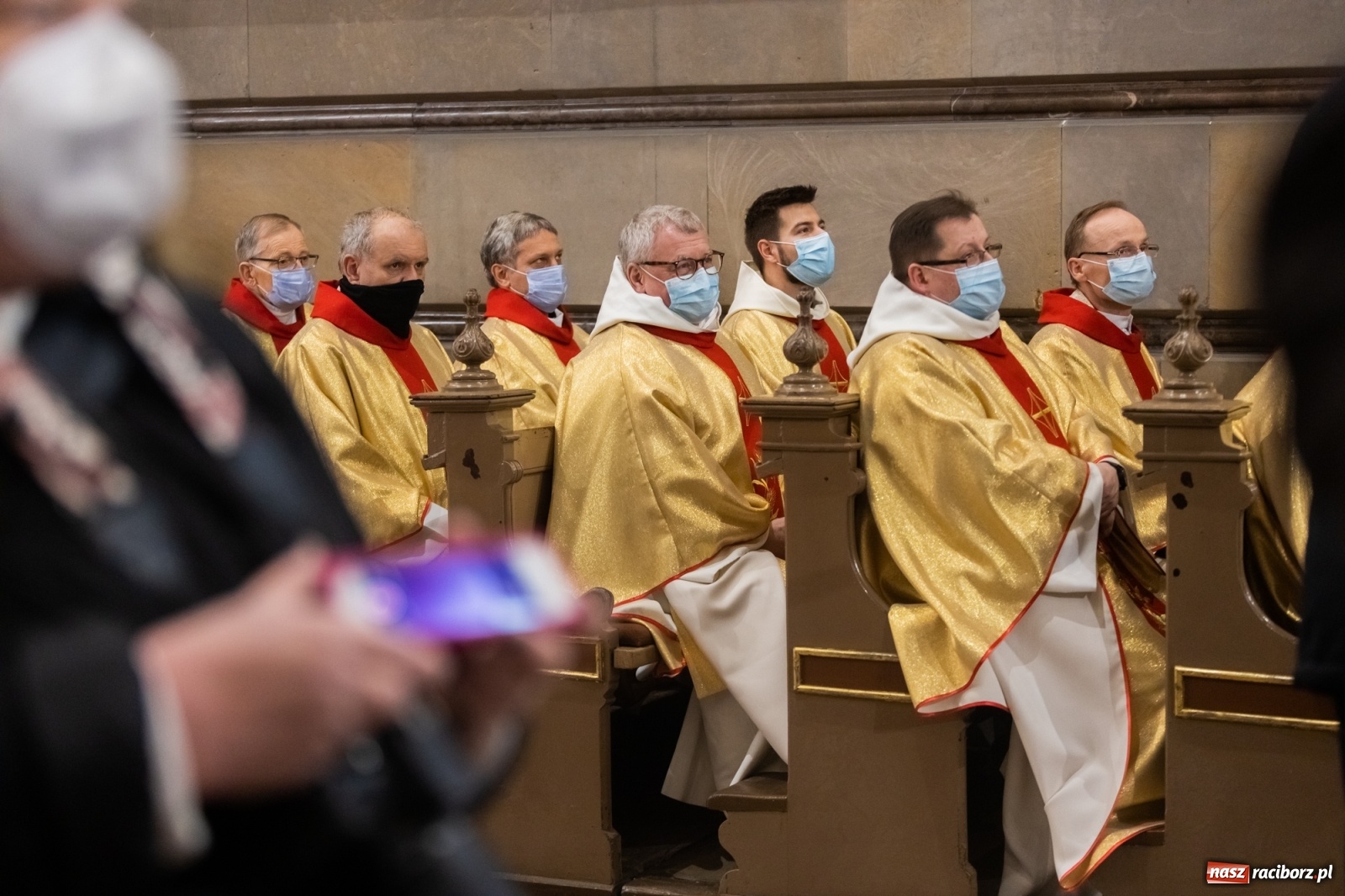 Zdjęcie w galerii na portalu naszraciborz.pl: W kościele farnym biskup opolski ogłosił rozpoczęcie procesu beatyfikacyjnego dominikanki Eufemii Piastówny z Raciborza wiadomości z regionu