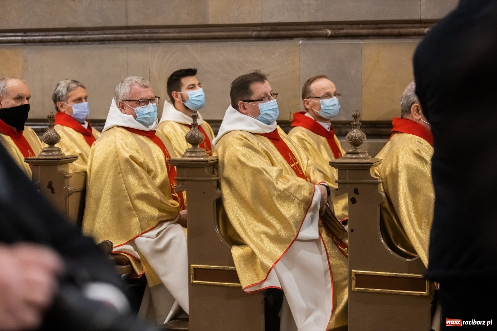 Zdjęcie w galerii na portalu naszraciborz.pl: W kościele farnym biskup opolski ogłosił rozpoczęcie procesu beatyfikacyjnego dominikanki Eufemii Piastówny z Raciborza wiadomości z regionu