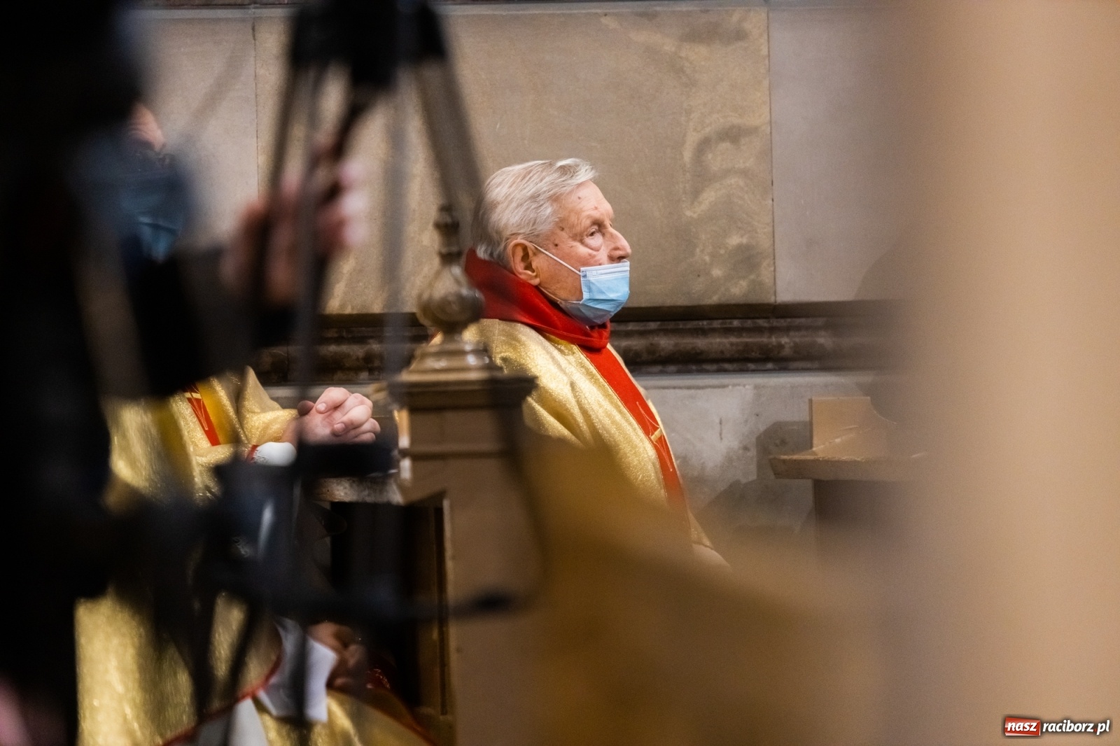 Zdjęcie w galerii na portalu naszraciborz.pl: W kościele farnym biskup opolski ogłosił rozpoczęcie procesu beatyfikacyjnego dominikanki Eufemii Piastówny z Raciborza wiadomości z regionu