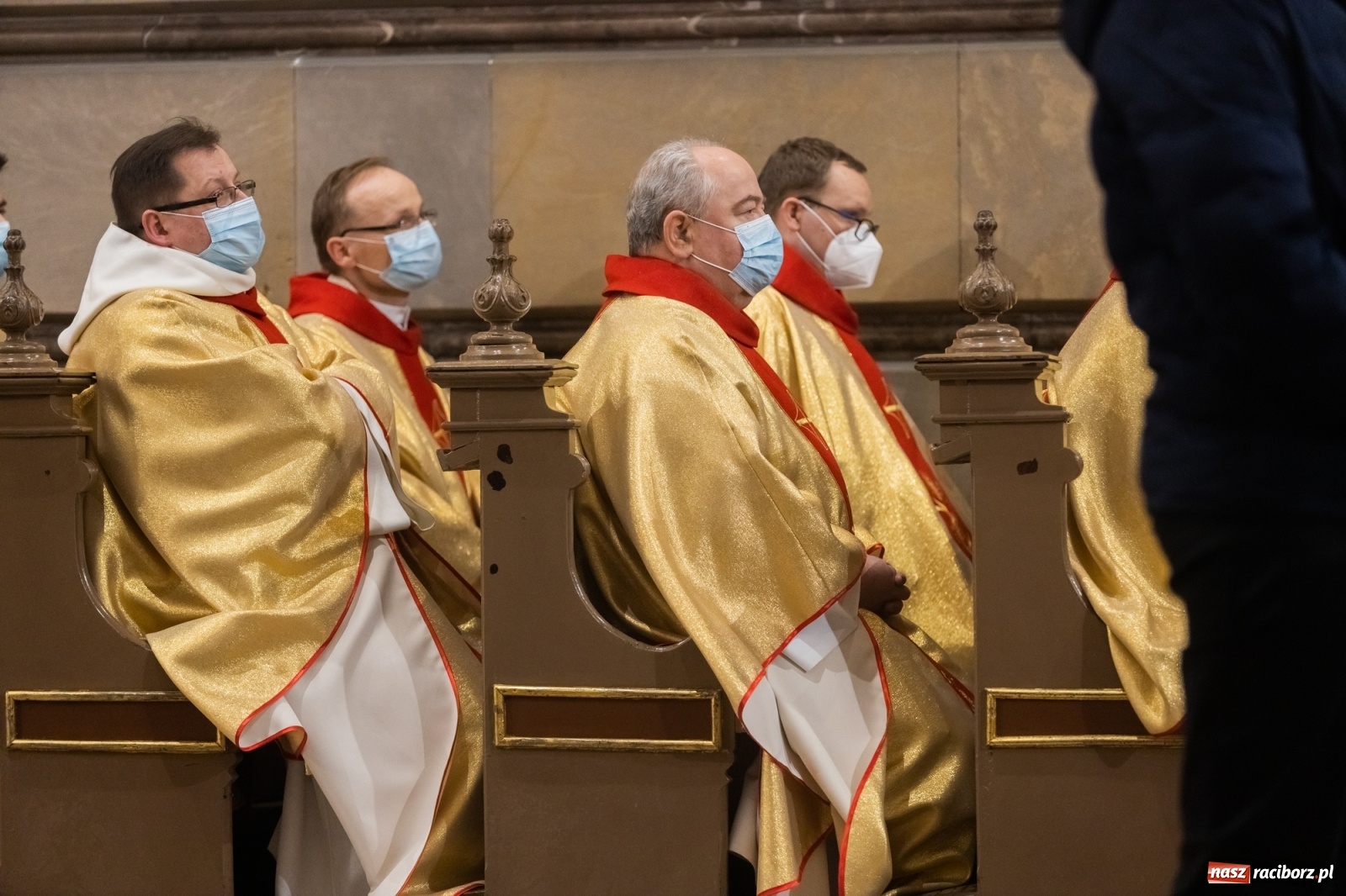Zdjęcie w galerii na portalu naszraciborz.pl: W kościele farnym biskup opolski ogłosił rozpoczęcie procesu beatyfikacyjnego dominikanki Eufemii Piastówny z Raciborza wiadomości z regionu