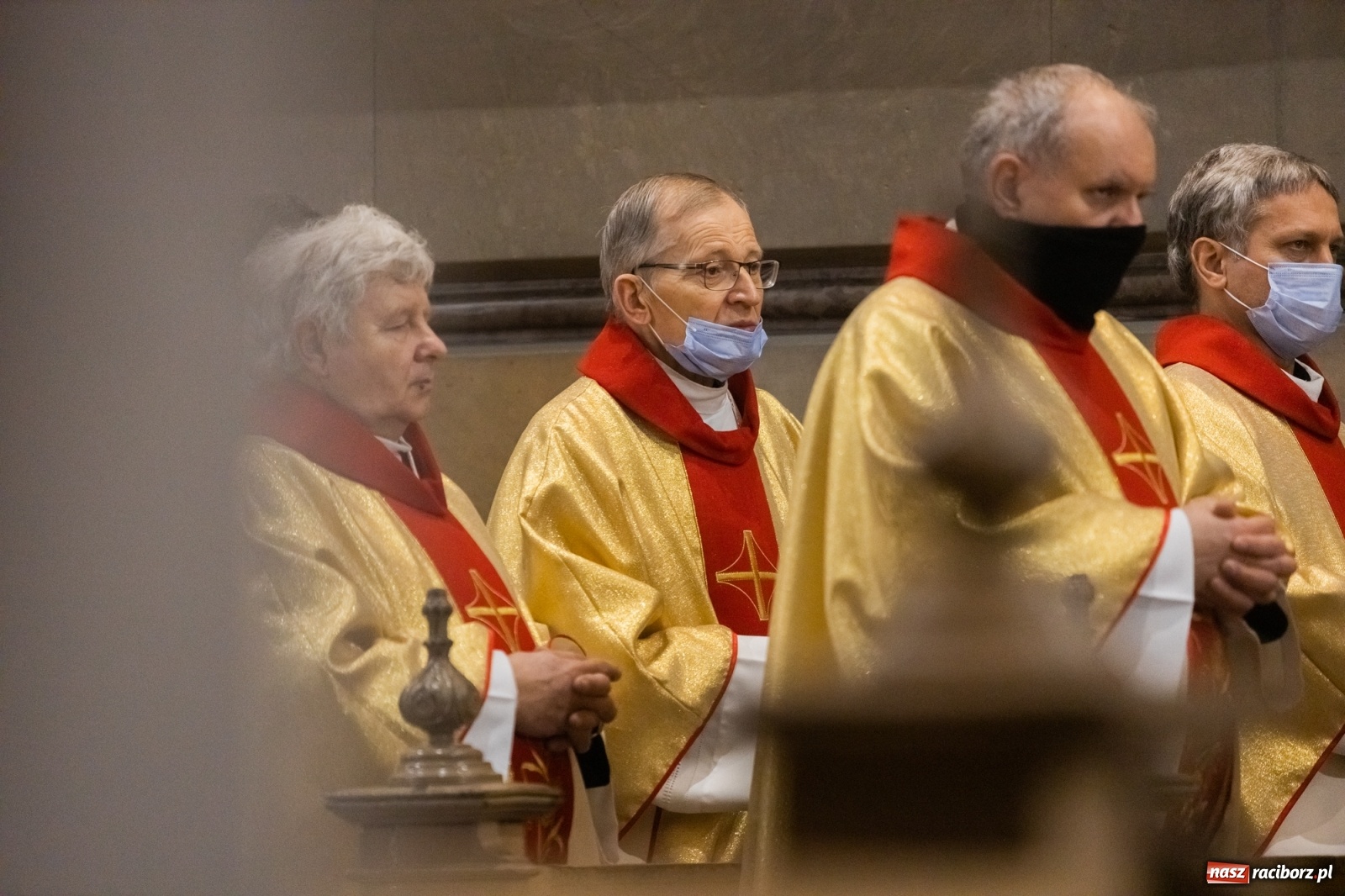 Zdjęcie w galerii na portalu naszraciborz.pl: W kościele farnym biskup opolski ogłosił rozpoczęcie procesu beatyfikacyjnego dominikanki Eufemii Piastówny z Raciborza wiadomości z regionu