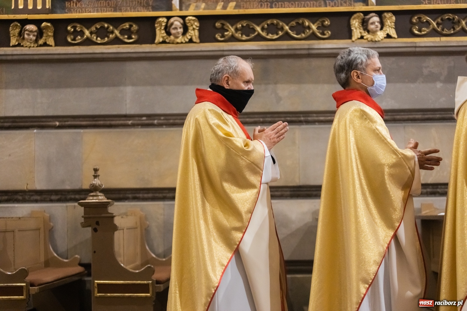 Zdjęcie w galerii na portalu naszraciborz.pl: W kościele farnym biskup opolski ogłosił rozpoczęcie procesu beatyfikacyjnego dominikanki Eufemii Piastówny z Raciborza wiadomości z regionu