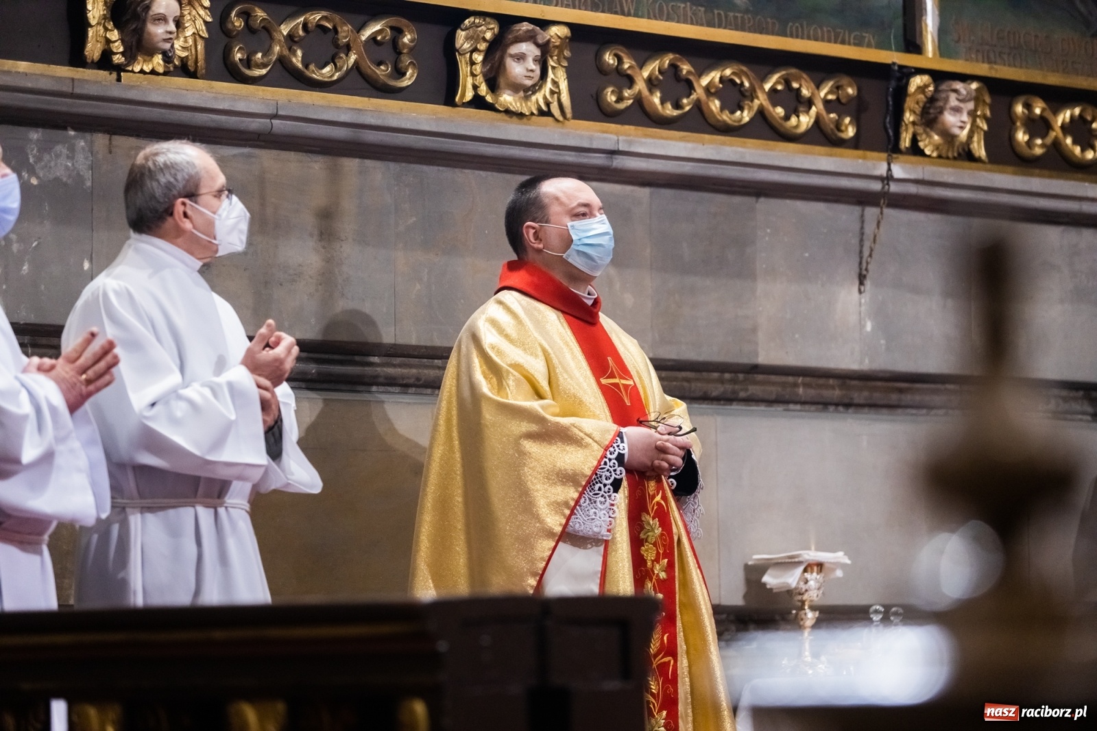 Zdjęcie w galerii na portalu naszraciborz.pl: W kościele farnym biskup opolski ogłosił rozpoczęcie procesu beatyfikacyjnego dominikanki Eufemii Piastówny z Raciborza wiadomości z regionu