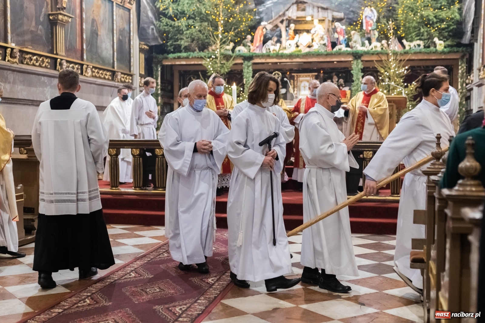 Zdjęcie w galerii na portalu naszraciborz.pl: W kościele farnym biskup opolski ogłosił rozpoczęcie procesu beatyfikacyjnego dominikanki Eufemii Piastówny z Raciborza wiadomości z regionu