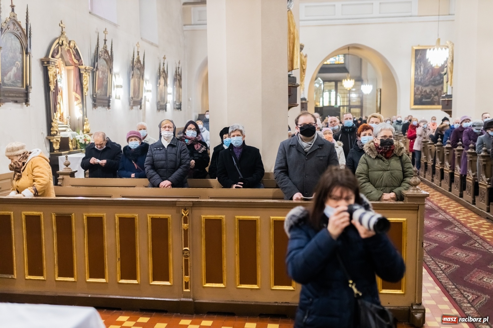Zdjęcie w galerii na portalu naszraciborz.pl: W kościele farnym biskup opolski ogłosił rozpoczęcie procesu beatyfikacyjnego dominikanki Eufemii Piastówny z Raciborza wiadomości z regionu