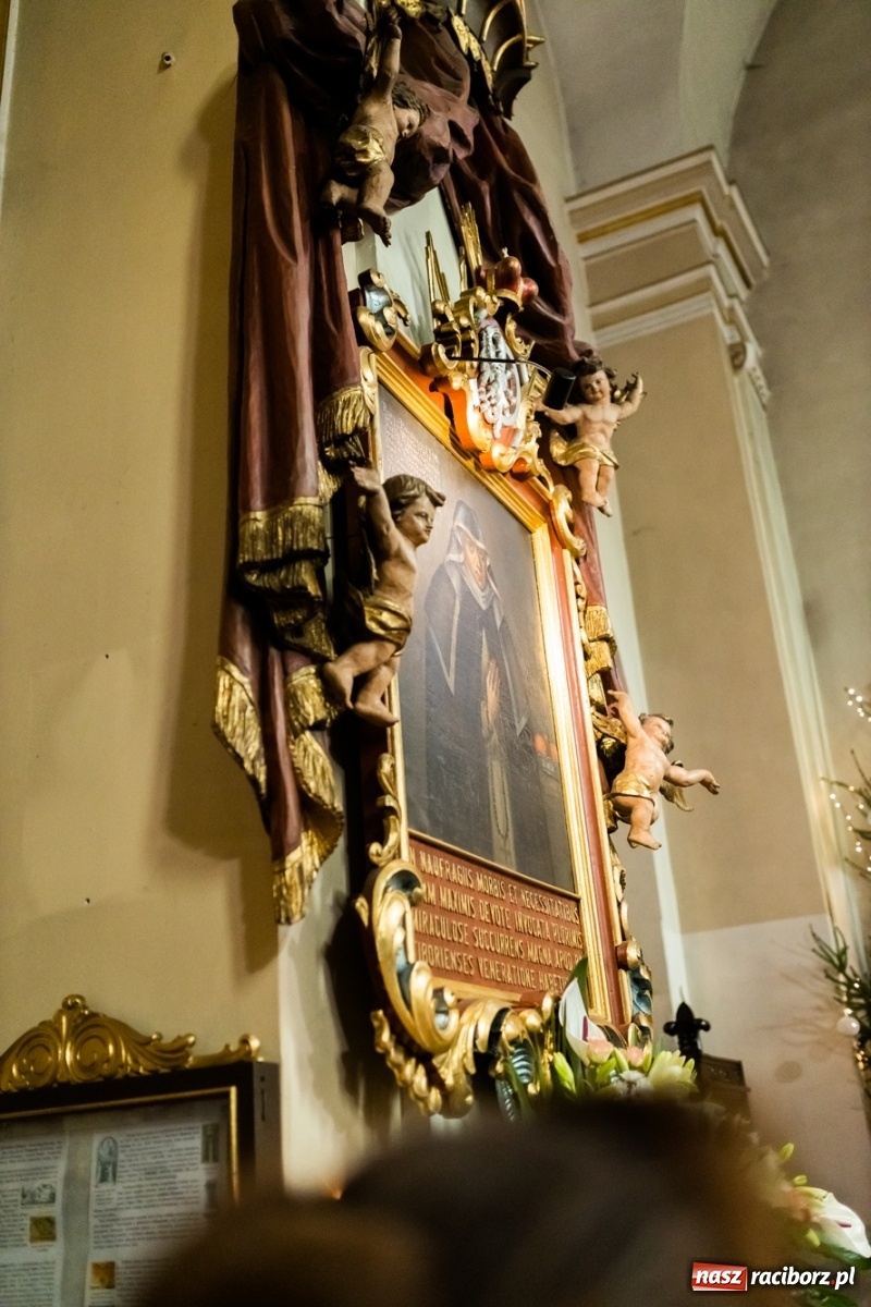 Zdjęcie w galerii na portalu naszraciborz.pl: W kościele farnym biskup opolski ogłosił rozpoczęcie procesu beatyfikacyjnego dominikanki Eufemii Piastówny z Raciborza wiadomości z regionu