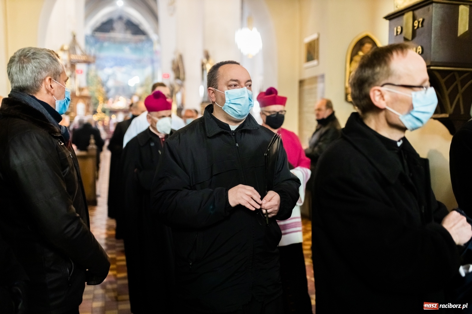 Zdjęcie w galerii na portalu naszraciborz.pl: W kościele farnym biskup opolski ogłosił rozpoczęcie procesu beatyfikacyjnego dominikanki Eufemii Piastówny z Raciborza wiadomości z regionu