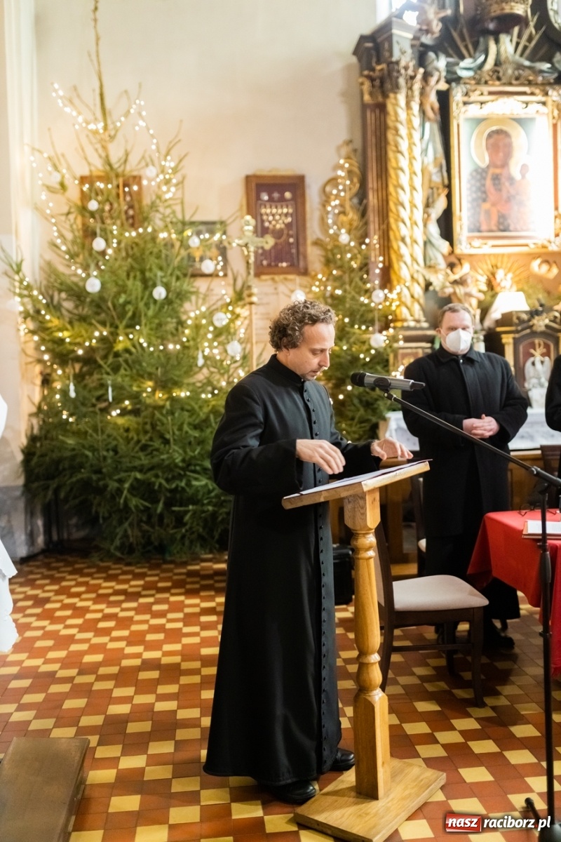 Zdjęcie w galerii na portalu naszraciborz.pl: W kościele farnym biskup opolski ogłosił rozpoczęcie procesu beatyfikacyjnego dominikanki Eufemii Piastówny z Raciborza wiadomości z regionu