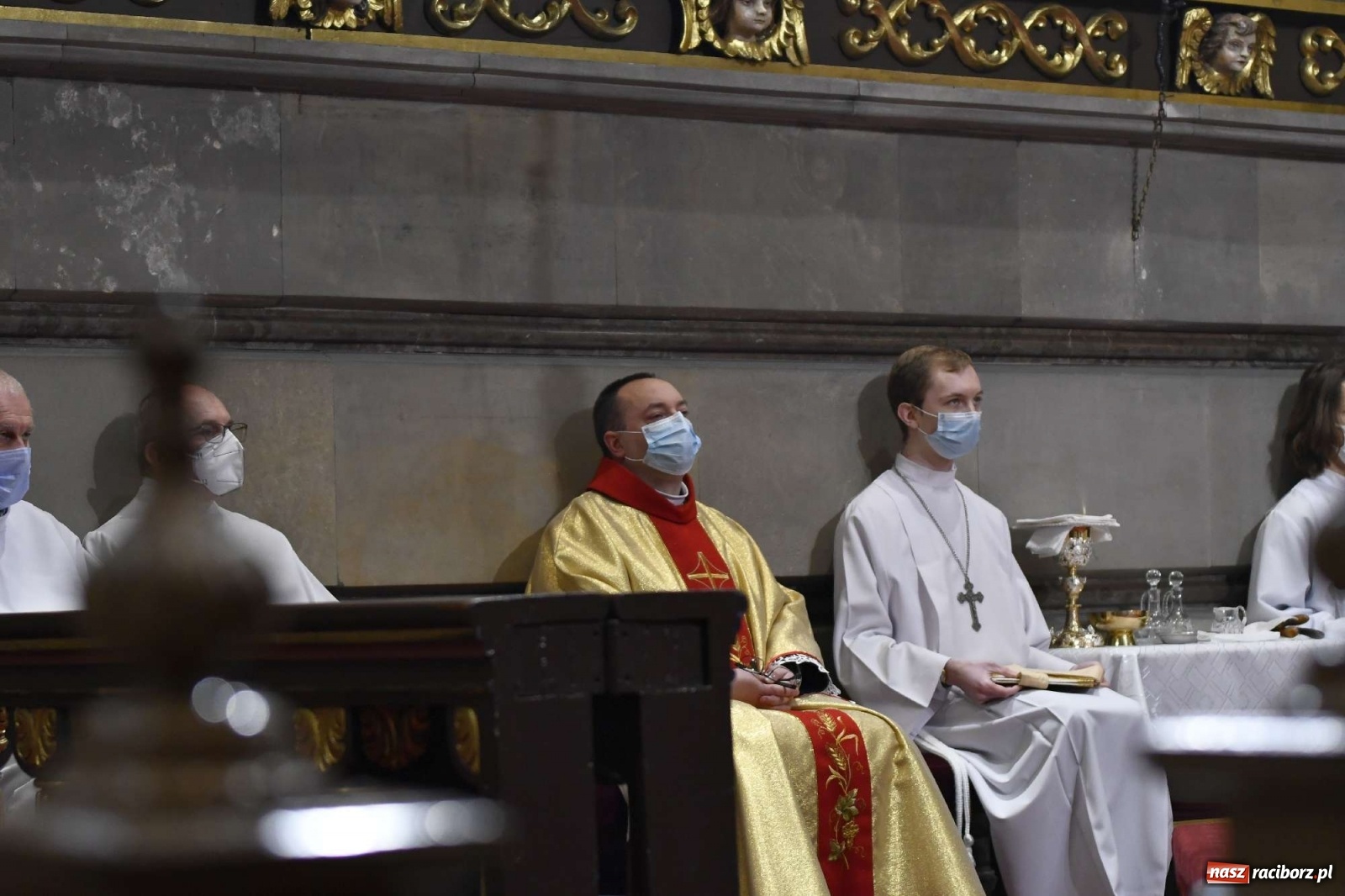 Zdjęcie w galerii na portalu naszraciborz.pl: W kościele farnym biskup opolski ogłosił rozpoczęcie procesu beatyfikacyjnego dominikanki Eufemii Piastówny z Raciborza wiadomości z regionu