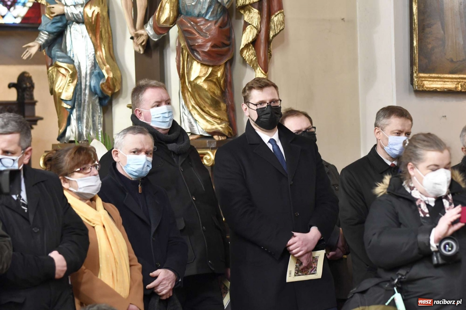 Zdjęcie w galerii na portalu naszraciborz.pl: W kościele farnym biskup opolski ogłosił rozpoczęcie procesu beatyfikacyjnego dominikanki Eufemii Piastówny z Raciborza wiadomości z regionu