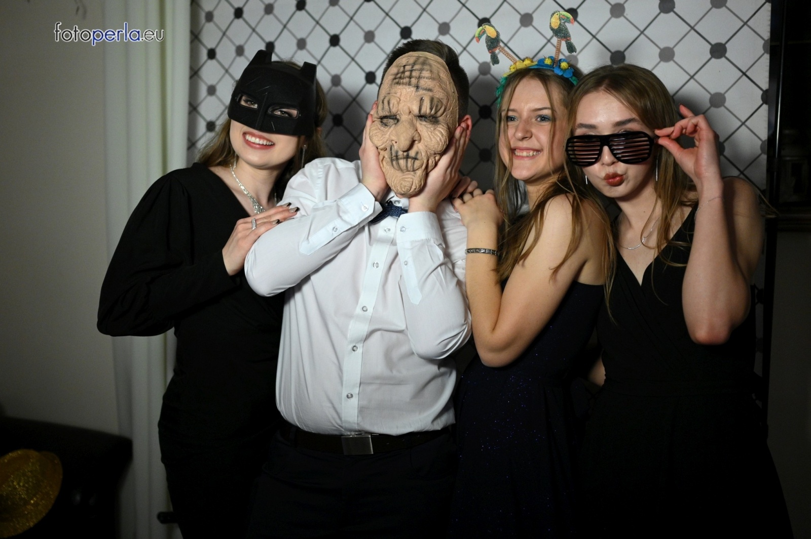 Zdjęcie w galerii na portalu naszraciborz.pl: Przeżyjmy to jeszcze raz. Studniówka Budowlanki i Gastronomika wiadomości z regionu