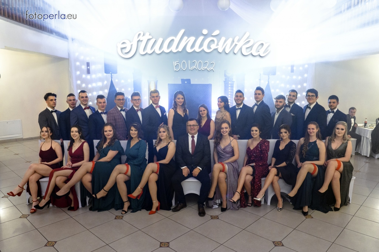 Zdjęcie w galerii na portalu naszraciborz.pl: Przeżyjmy to jeszcze raz. Studniówka Budowlanki i Gastronomika wiadomości z regionu