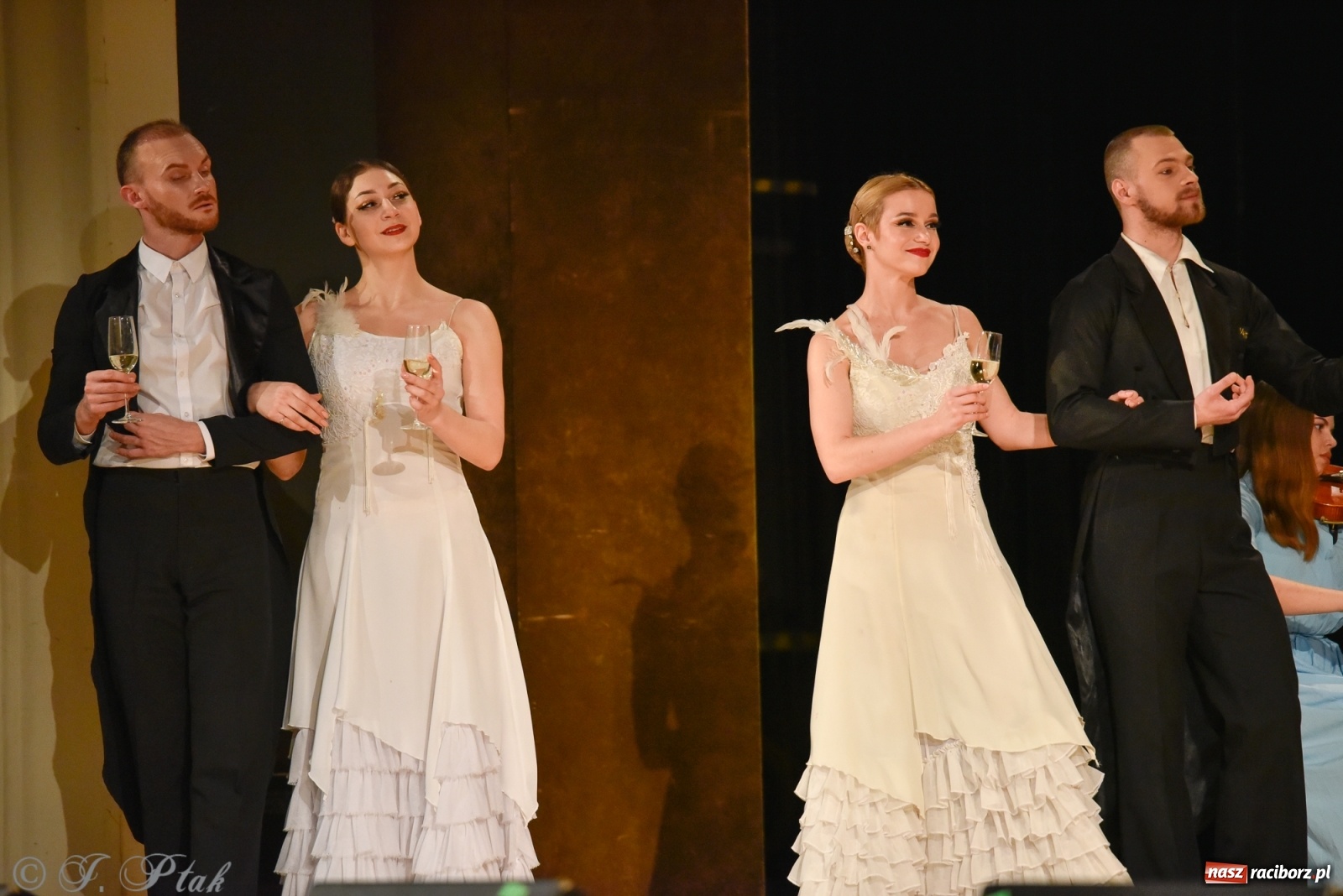 Zdjęcie w galerii na portalu naszraciborz.pl: Johann Strauss Show. RCK w karnawałowym klimacie wiadomości z regionu