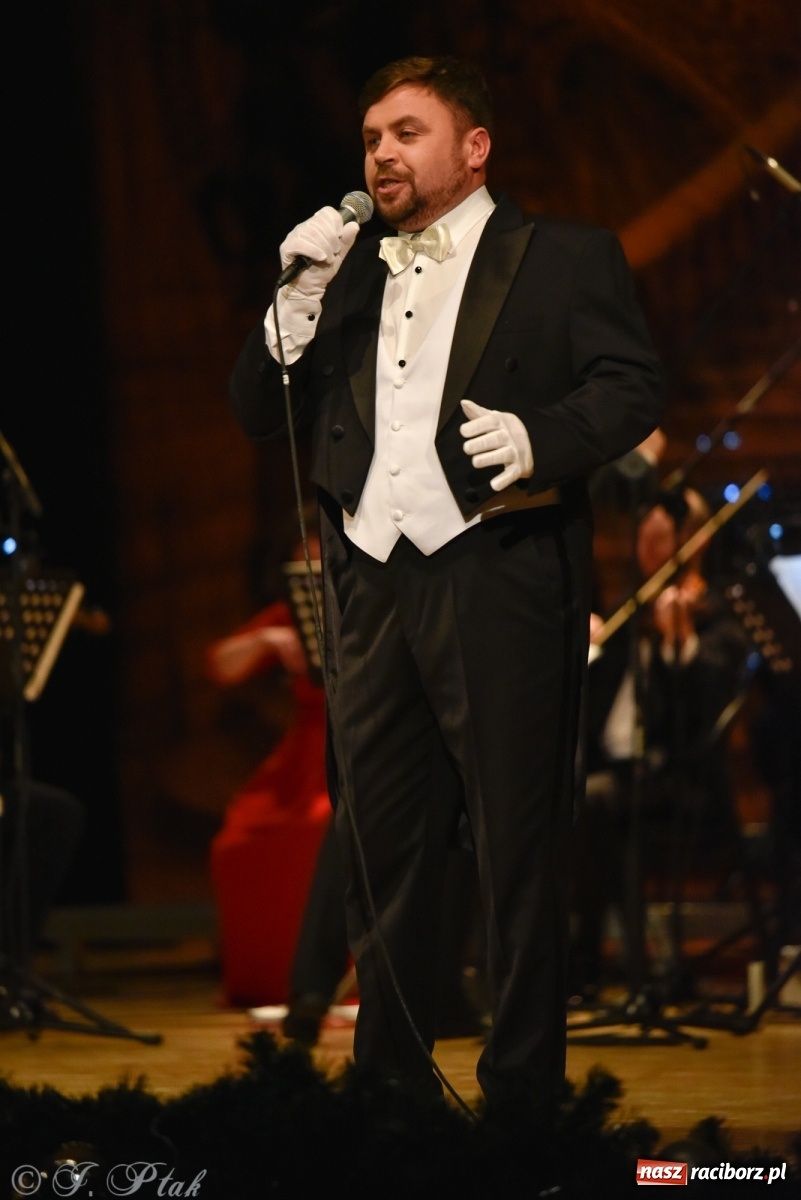 Zdjęcie w galerii na portalu naszraciborz.pl: Johann Strauss Show. RCK w karnawałowym klimacie wiadomości z regionu