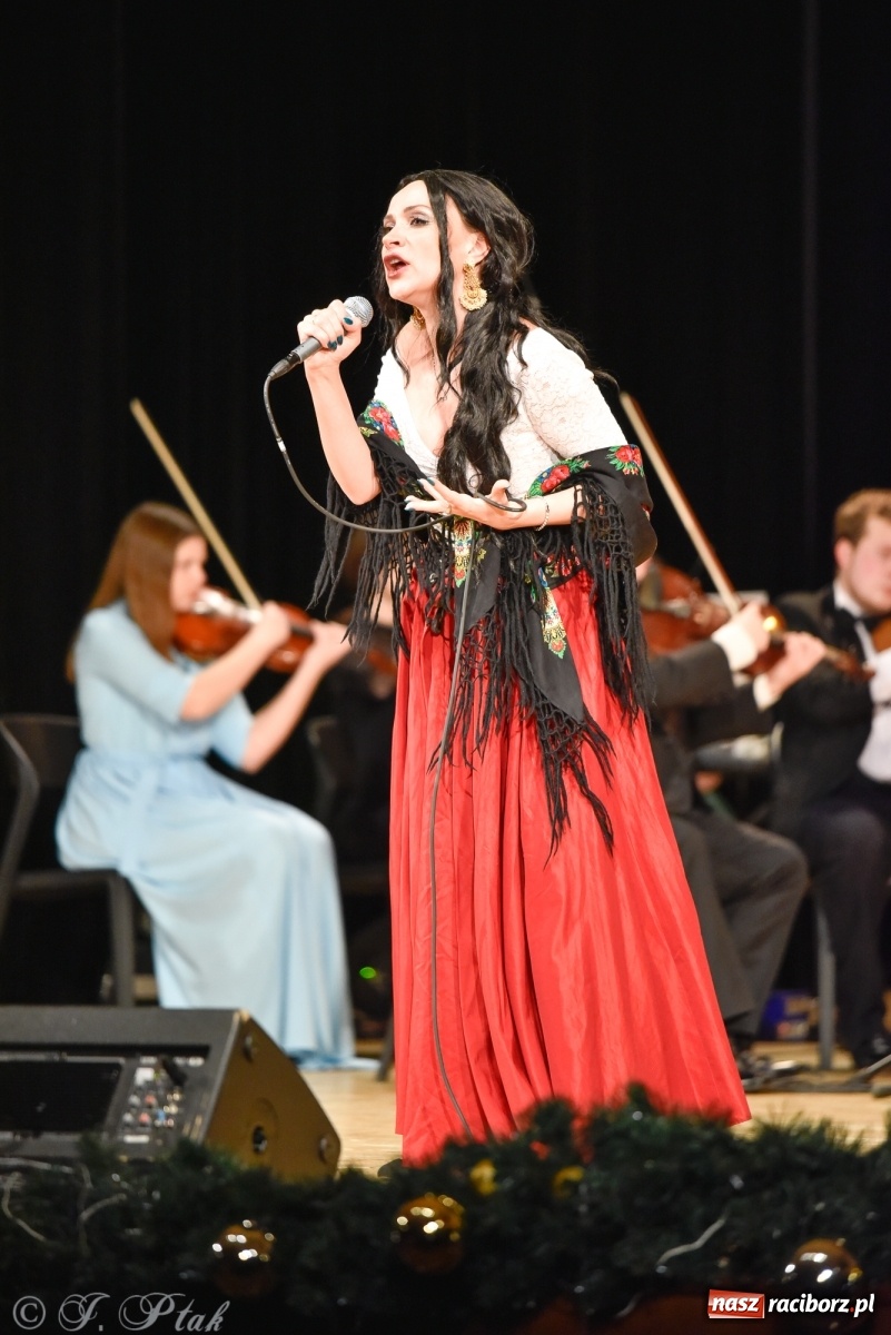 Zdjęcie w galerii na portalu naszraciborz.pl: Johann Strauss Show. RCK w karnawałowym klimacie wiadomości z regionu