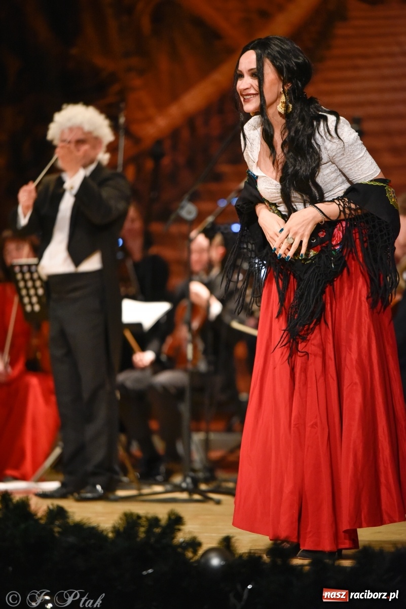 Zdjęcie w galerii na portalu naszraciborz.pl: Johann Strauss Show. RCK w karnawałowym klimacie wiadomości z regionu