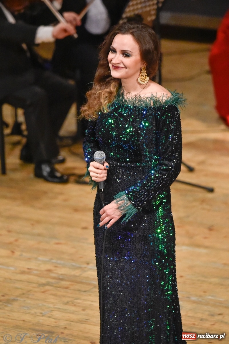 Zdjęcie w galerii na portalu naszraciborz.pl: Johann Strauss Show. RCK w karnawałowym klimacie wiadomości z regionu