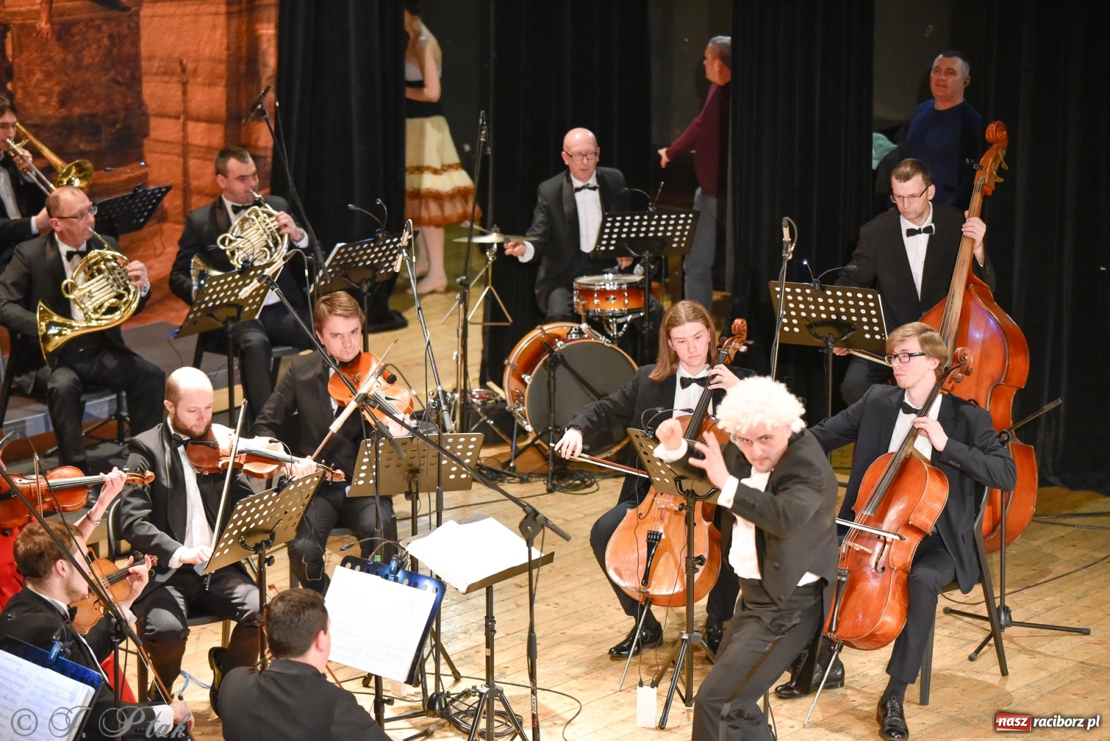 Zdjęcie w galerii na portalu naszraciborz.pl: Johann Strauss Show. RCK w karnawałowym klimacie wiadomości z regionu