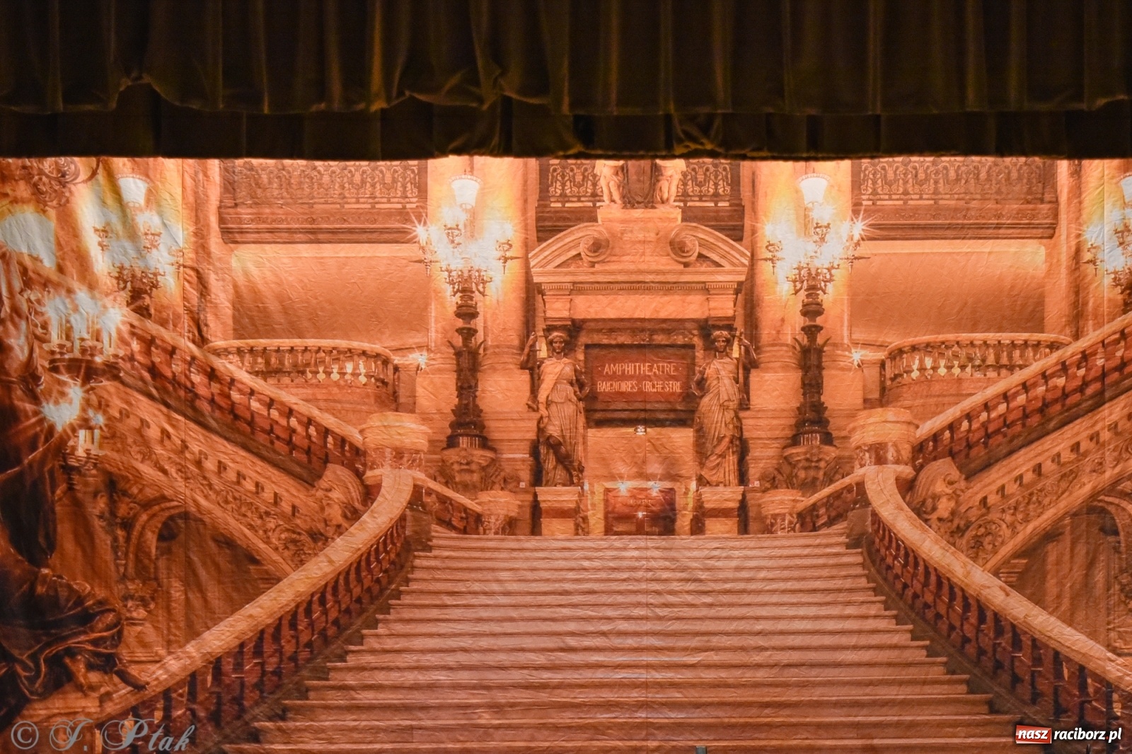 Zdjęcie w galerii na portalu naszraciborz.pl: Johann Strauss Show. RCK w karnawałowym klimacie wiadomości z regionu