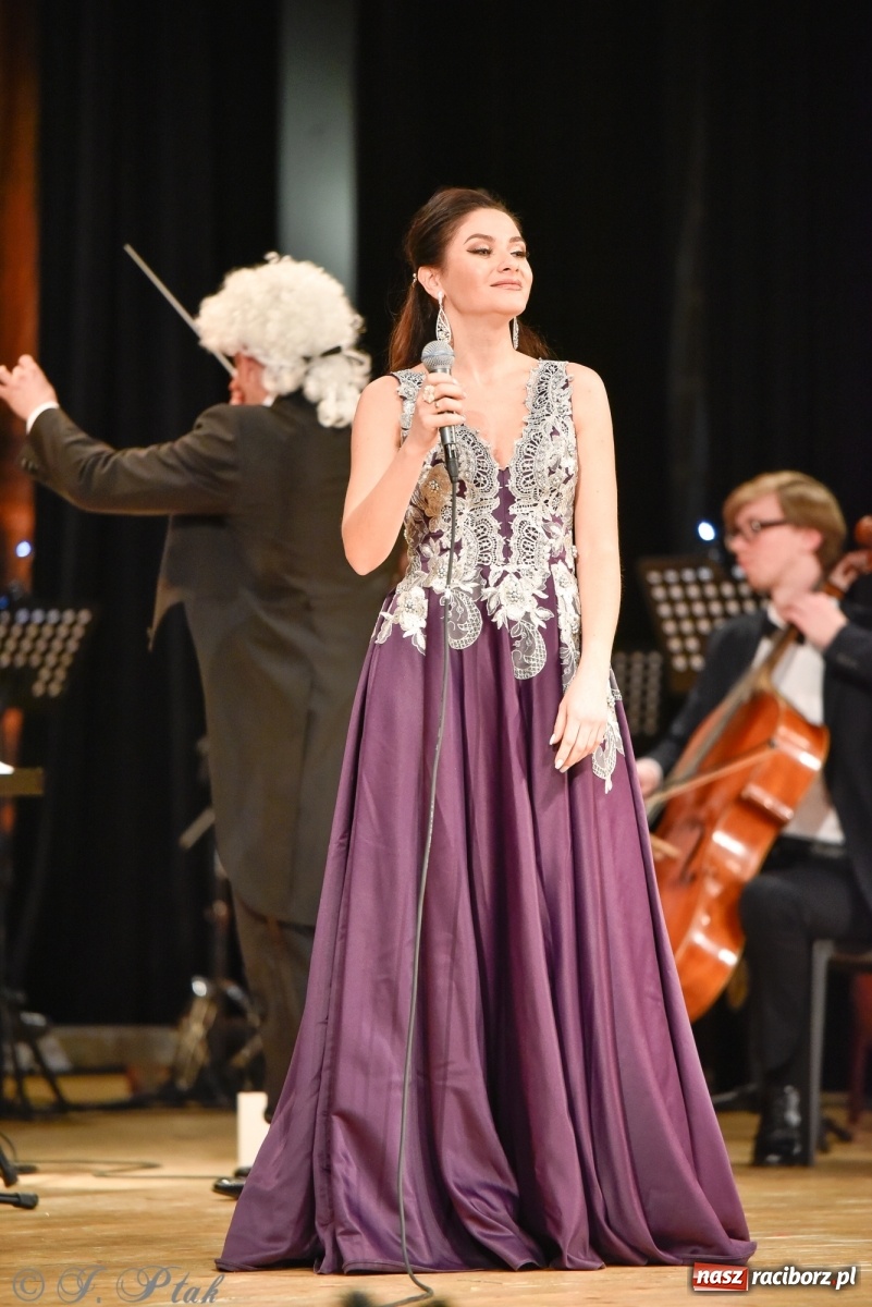 Zdjęcie w galerii na portalu naszraciborz.pl: Johann Strauss Show. RCK w karnawałowym klimacie wiadomości z regionu