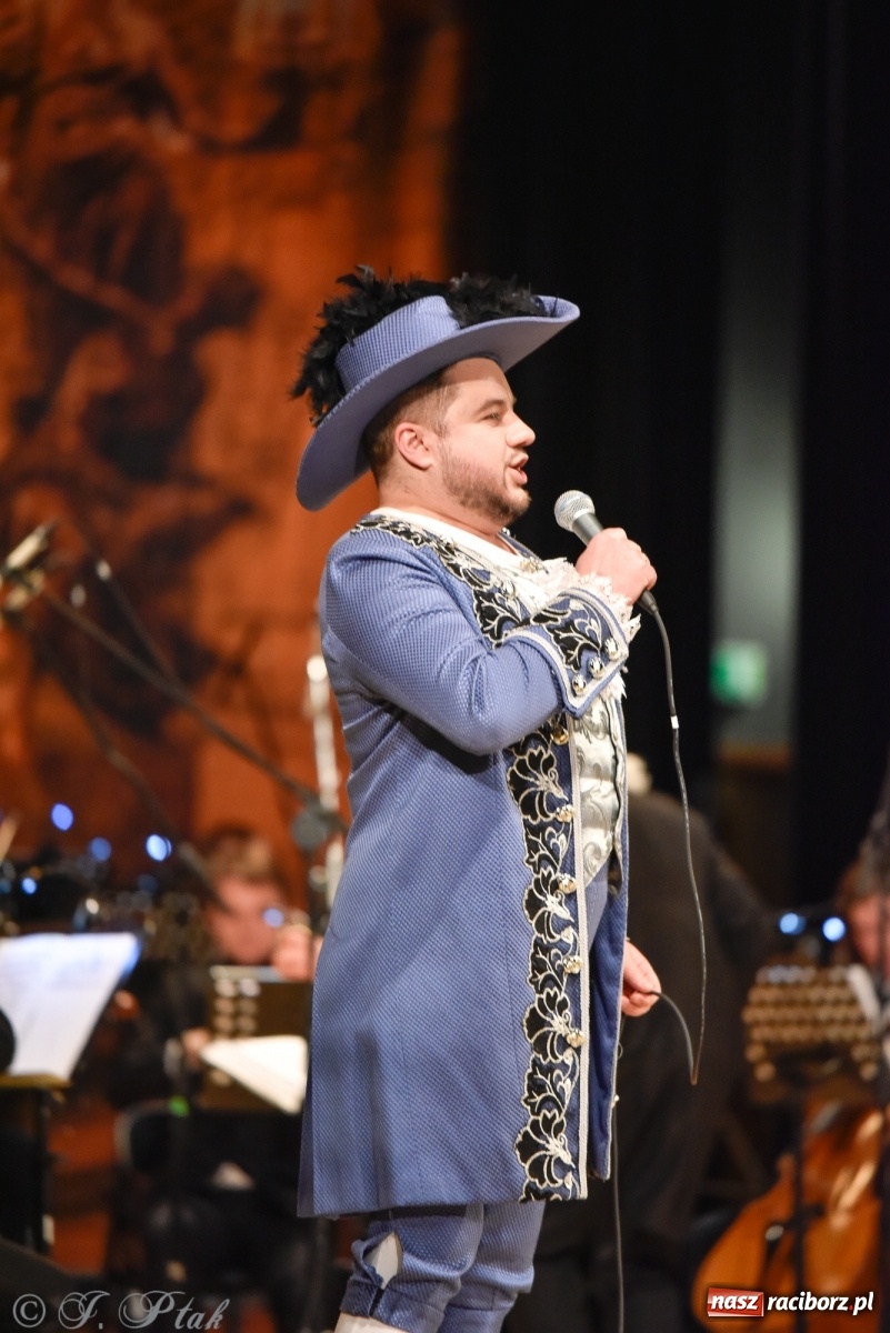 Zdjęcie w galerii na portalu naszraciborz.pl: Johann Strauss Show. RCK w karnawałowym klimacie wiadomości z regionu