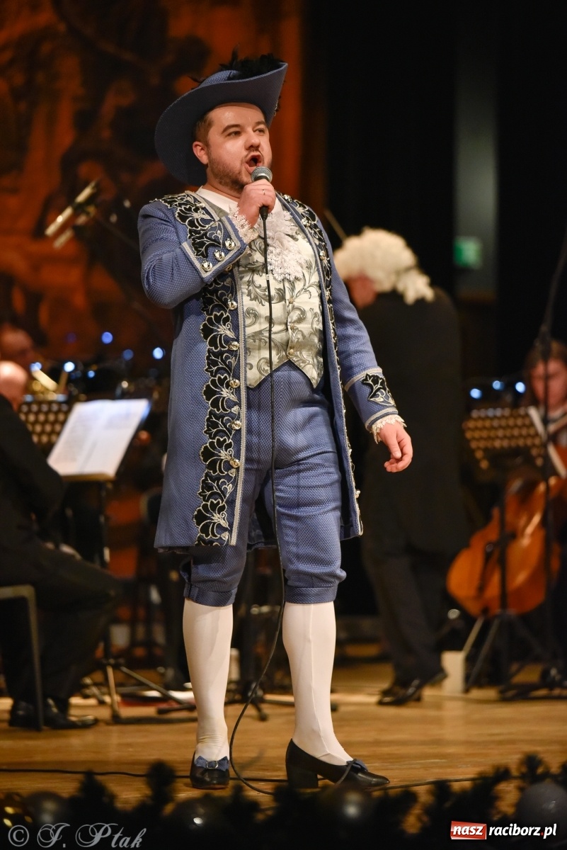 Zdjęcie w galerii na portalu naszraciborz.pl: Johann Strauss Show. RCK w karnawałowym klimacie wiadomości z regionu
