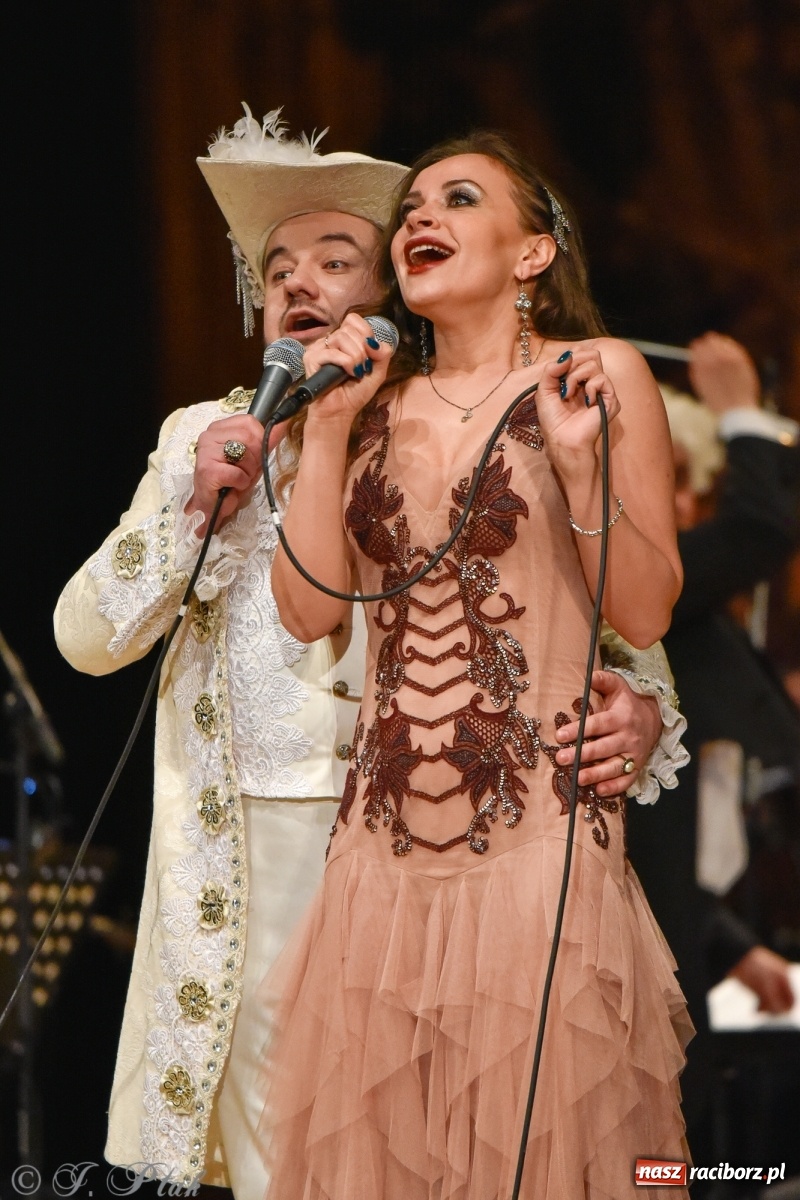 Zdjęcie w galerii na portalu naszraciborz.pl: Johann Strauss Show. RCK w karnawałowym klimacie wiadomości z regionu