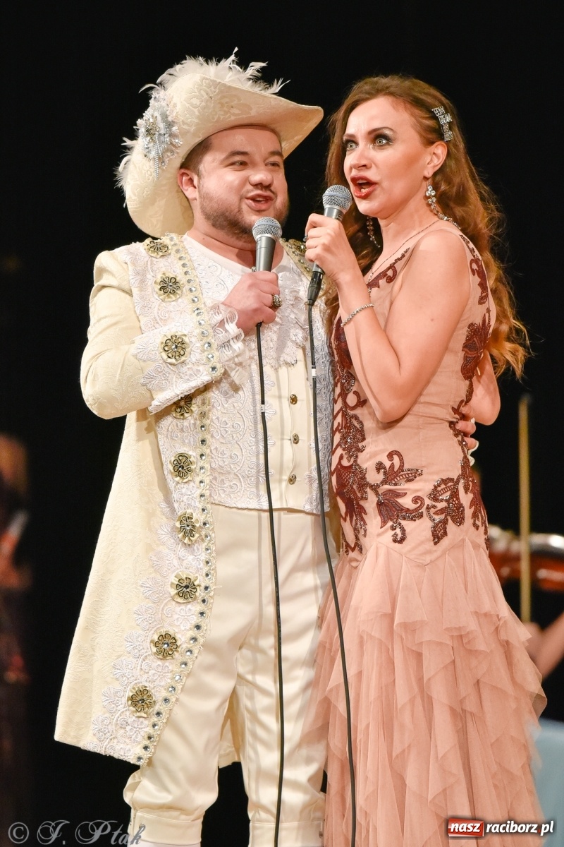 Zdjęcie w galerii na portalu naszraciborz.pl: Johann Strauss Show. RCK w karnawałowym klimacie wiadomości z regionu