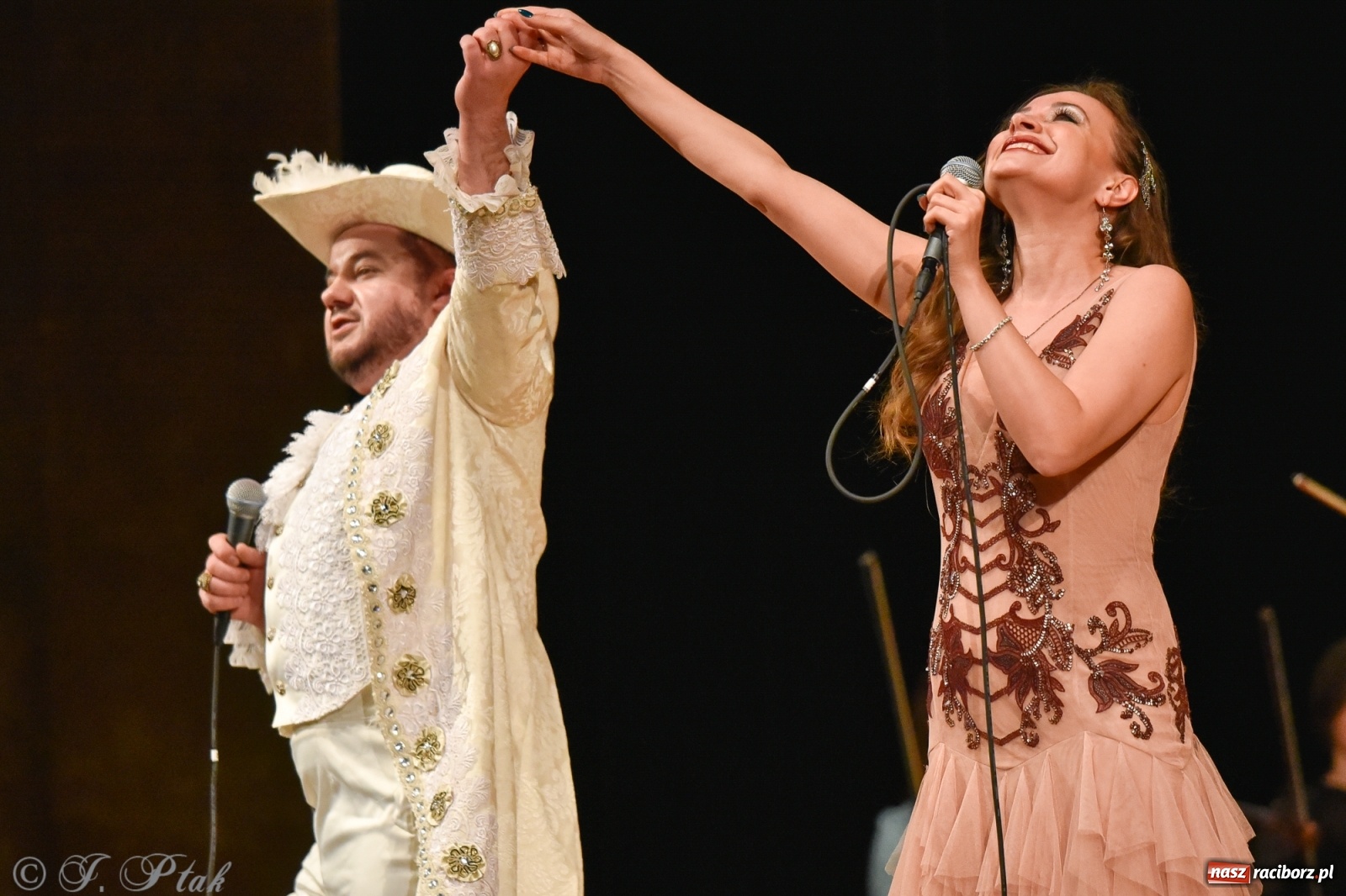 Zdjęcie w galerii na portalu naszraciborz.pl: Johann Strauss Show. RCK w karnawałowym klimacie wiadomości z regionu