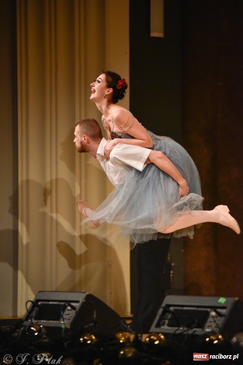 Zdjęcie w galerii na portalu naszraciborz.pl: Johann Strauss Show. RCK w karnawałowym klimacie wiadomości z regionu