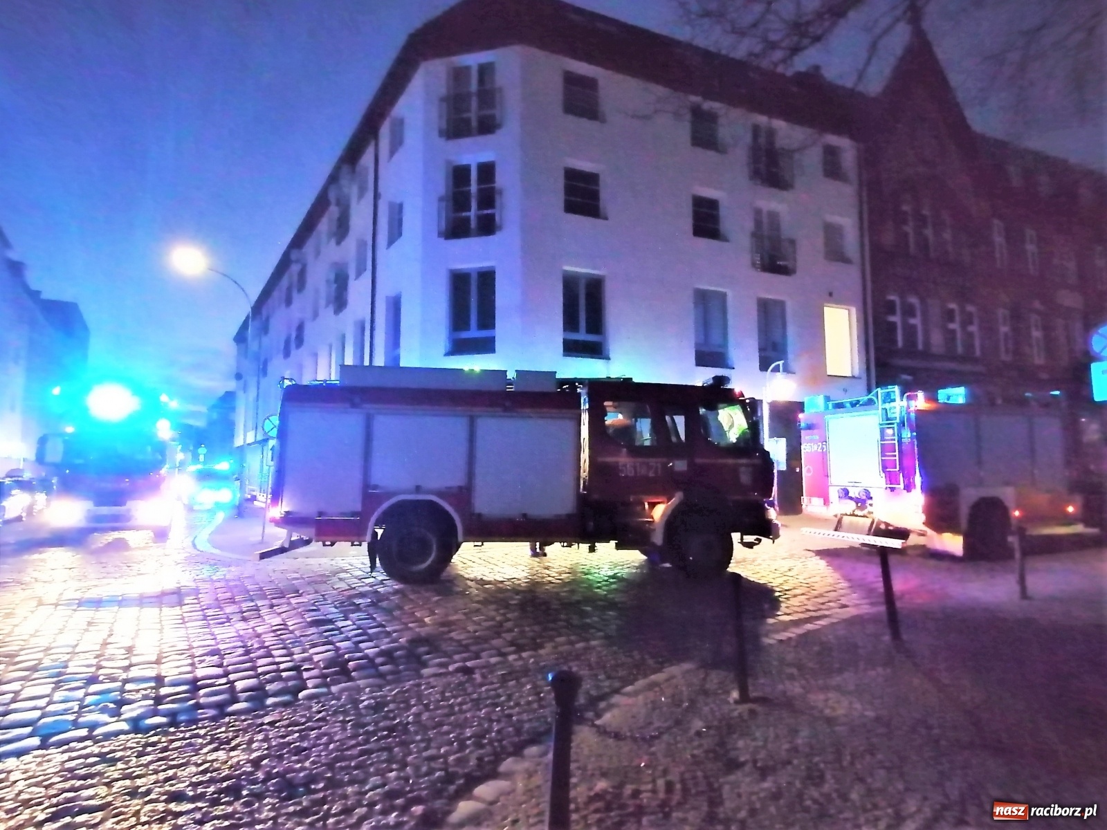 Zdjęcie w galerii na portalu naszraciborz.pl: Raport 998. Cztery zastępy w akcji na Browarnej. Co było przyczyną? wiadomości z regionu