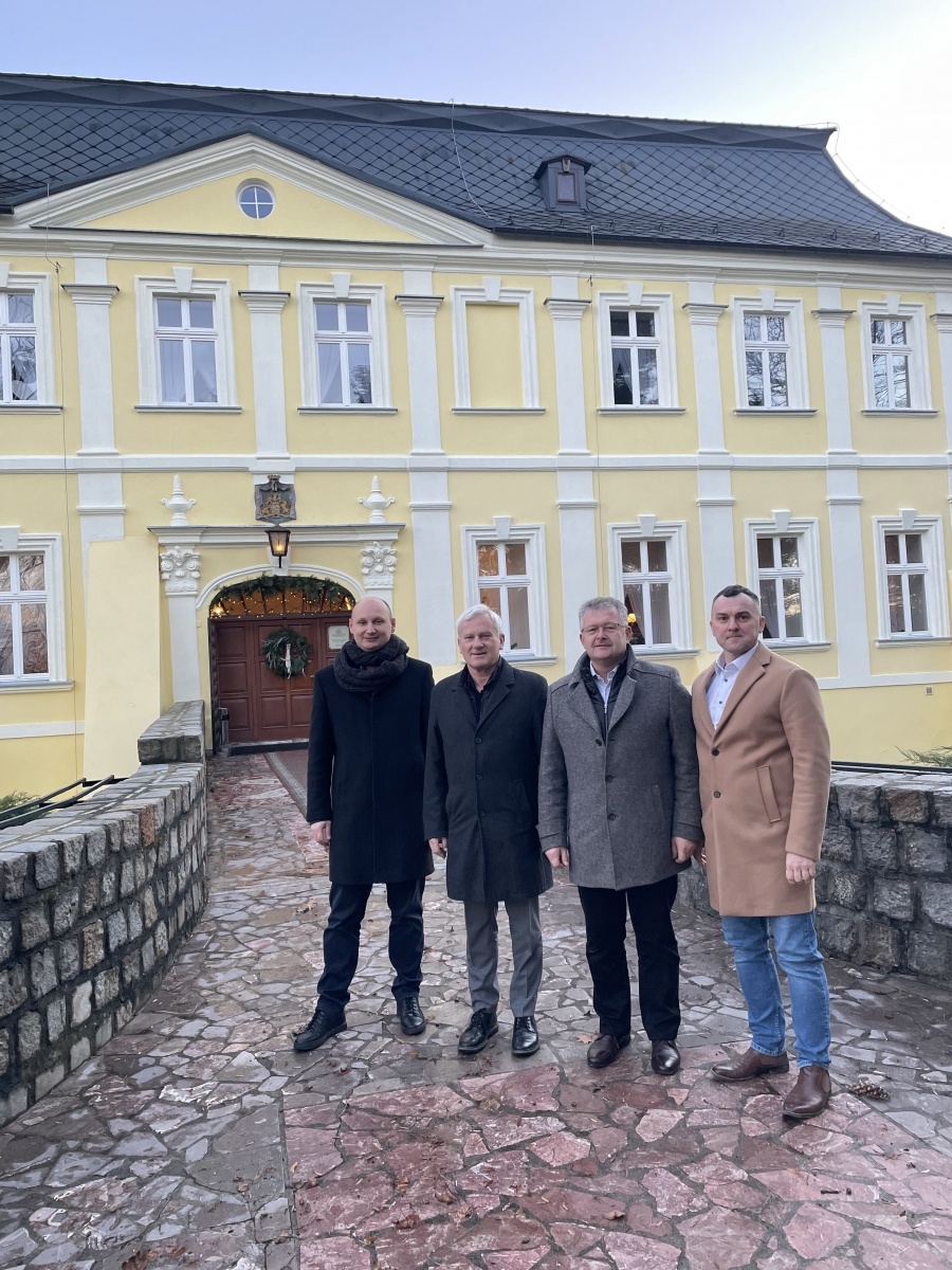 Zdjęcie w galerii na portalu naszraciborz.pl: Michał Listkiewicz gościem w Kolejarzu Chałupki wiadomości z regionu