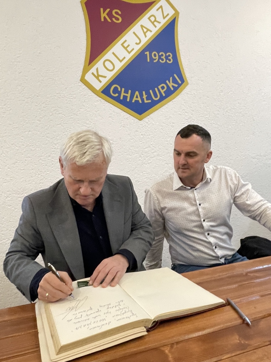 Zdjęcie w galerii na portalu naszraciborz.pl: Michał Listkiewicz gościem w Kolejarzu Chałupki wiadomości z regionu