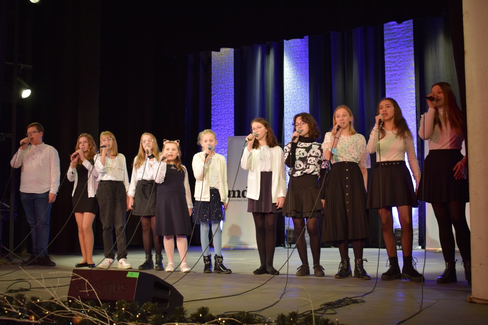 Zdjęcie w galerii na portalu naszraciborz.pl: Wychowankowie MDK wystąpili dla babć i dziadków wiadomości z regionu