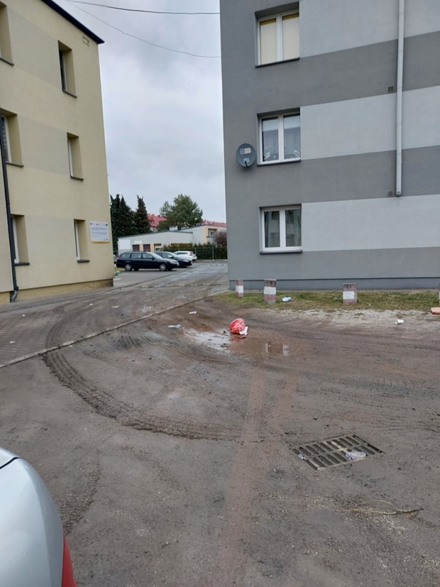 Zdjęcie w galerii na portalu naszraciborz.pl: Góra odpadów na Miechowskiej - list czytelniczki wiadomości z regionu