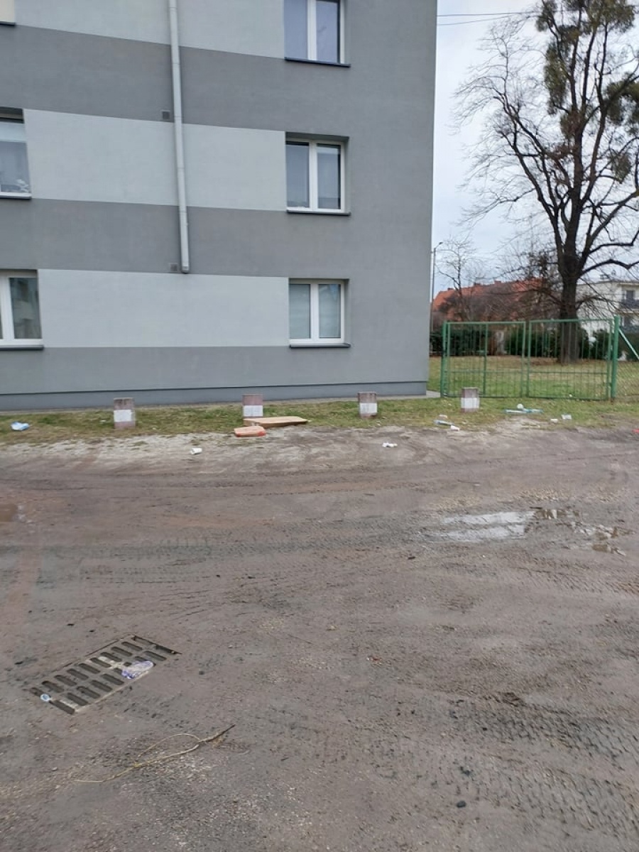 Zdjęcie w galerii na portalu naszraciborz.pl: Góra odpadów na Miechowskiej - list czytelniczki wiadomości z regionu