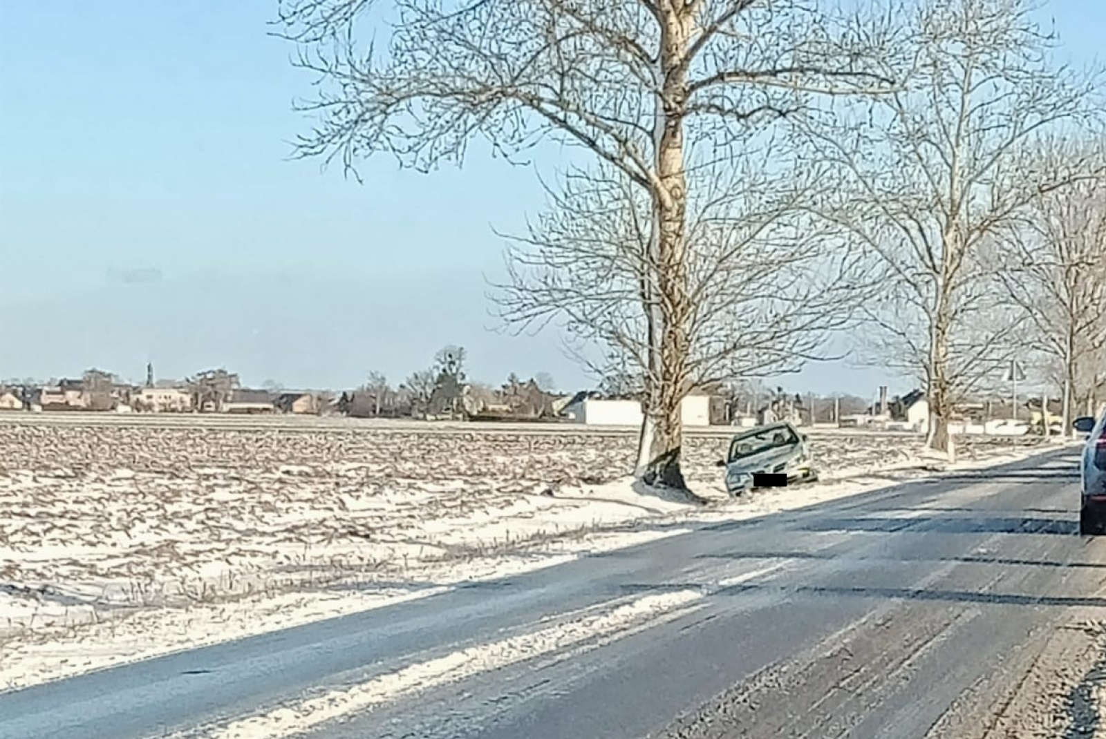 Zdjęcie w galerii na portalu naszraciborz.pl: Raport 998. Zderzenie dwóch pojazdów w Pietrowicach Wielkich wiadomości z regionu