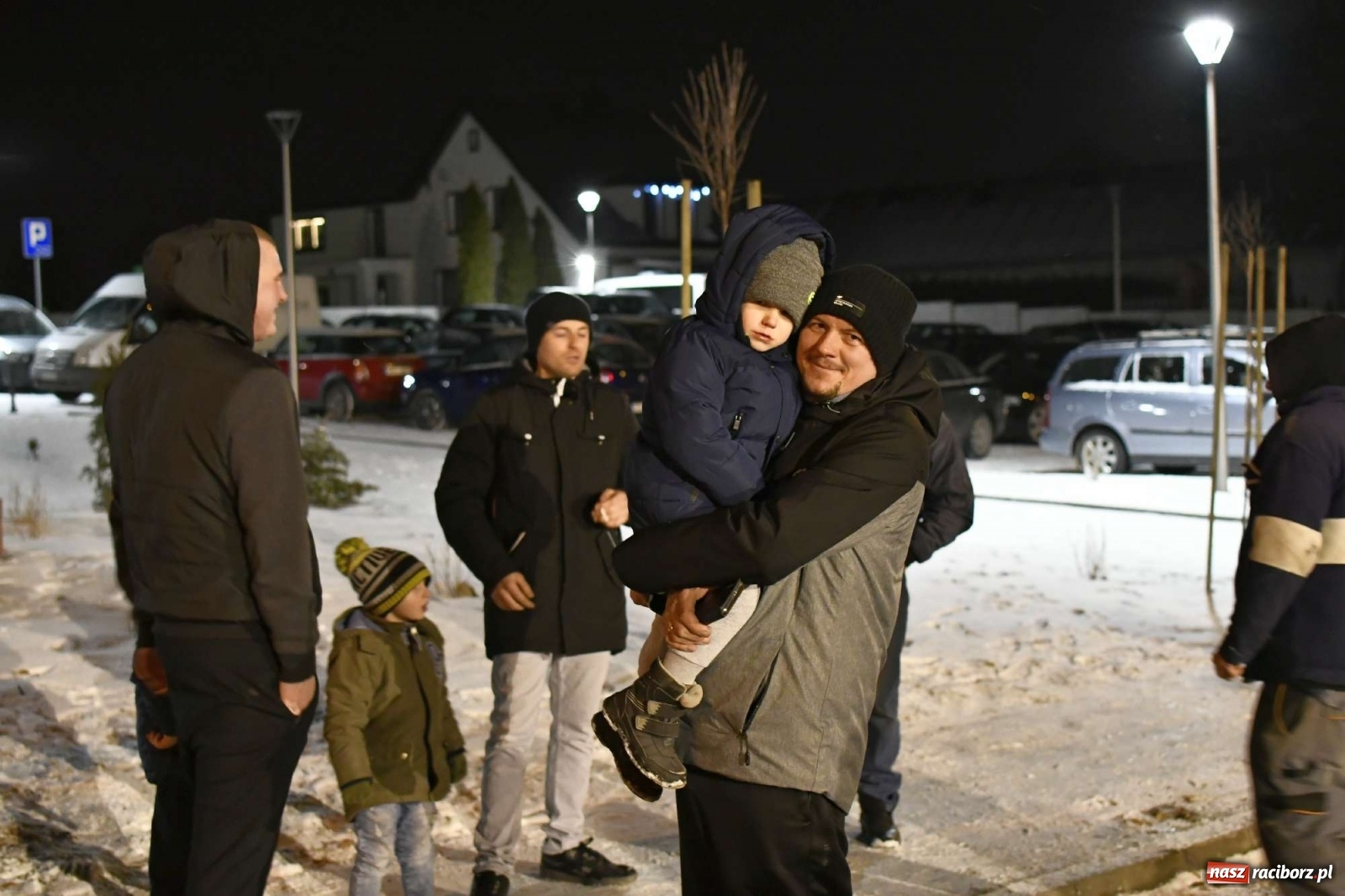 Zdjęcie w galerii na portalu naszraciborz.pl: Strażacka parada pokoleń w Bieńkowicach, czyli powitanie nowego volvo wiadomości z regionu