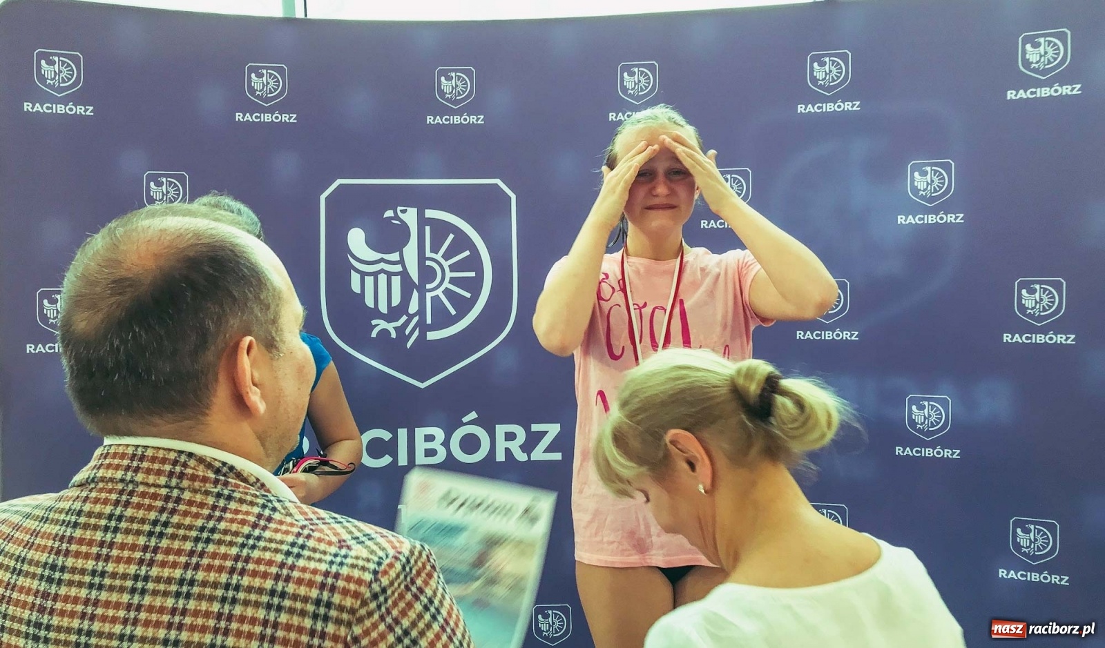 Zdjęcie w galerii na portalu naszraciborz.pl: Chcę pływać! W H2Ostróg odbyły się mistrzostwa szkół i szkółek [FOTO i WIDEO] wiadomości z regionu