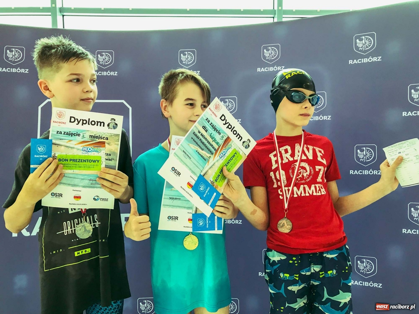 Zdjęcie w galerii na portalu naszraciborz.pl: Chcę pływać! W H2Ostróg odbyły się mistrzostwa szkół i szkółek [FOTO i WIDEO] wiadomości z regionu