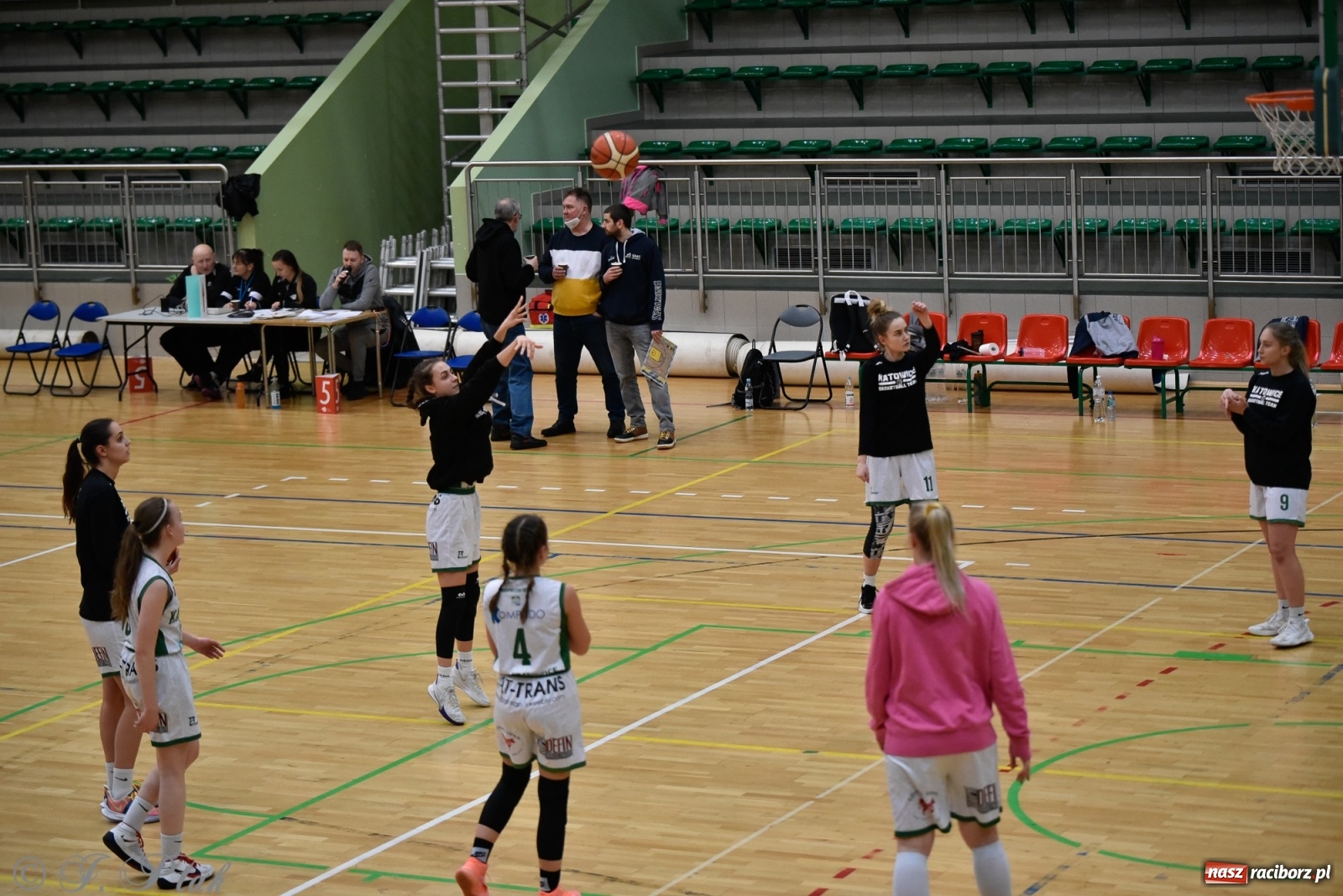 Zdjęcie w galerii na portalu naszraciborz.pl: Osłabione RKK nie sprostało Katowicom [FOTO] wiadomości z regionu