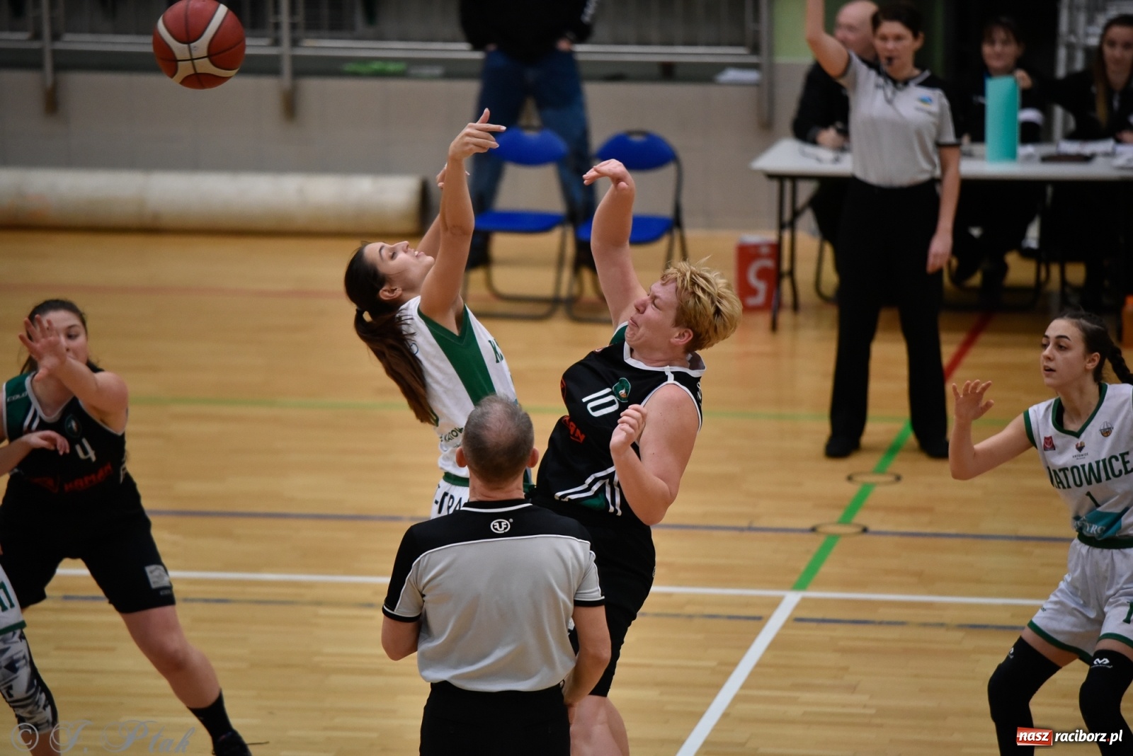 Zdjęcie w galerii na portalu naszraciborz.pl: Osłabione RKK nie sprostało Katowicom [FOTO] wiadomości z regionu