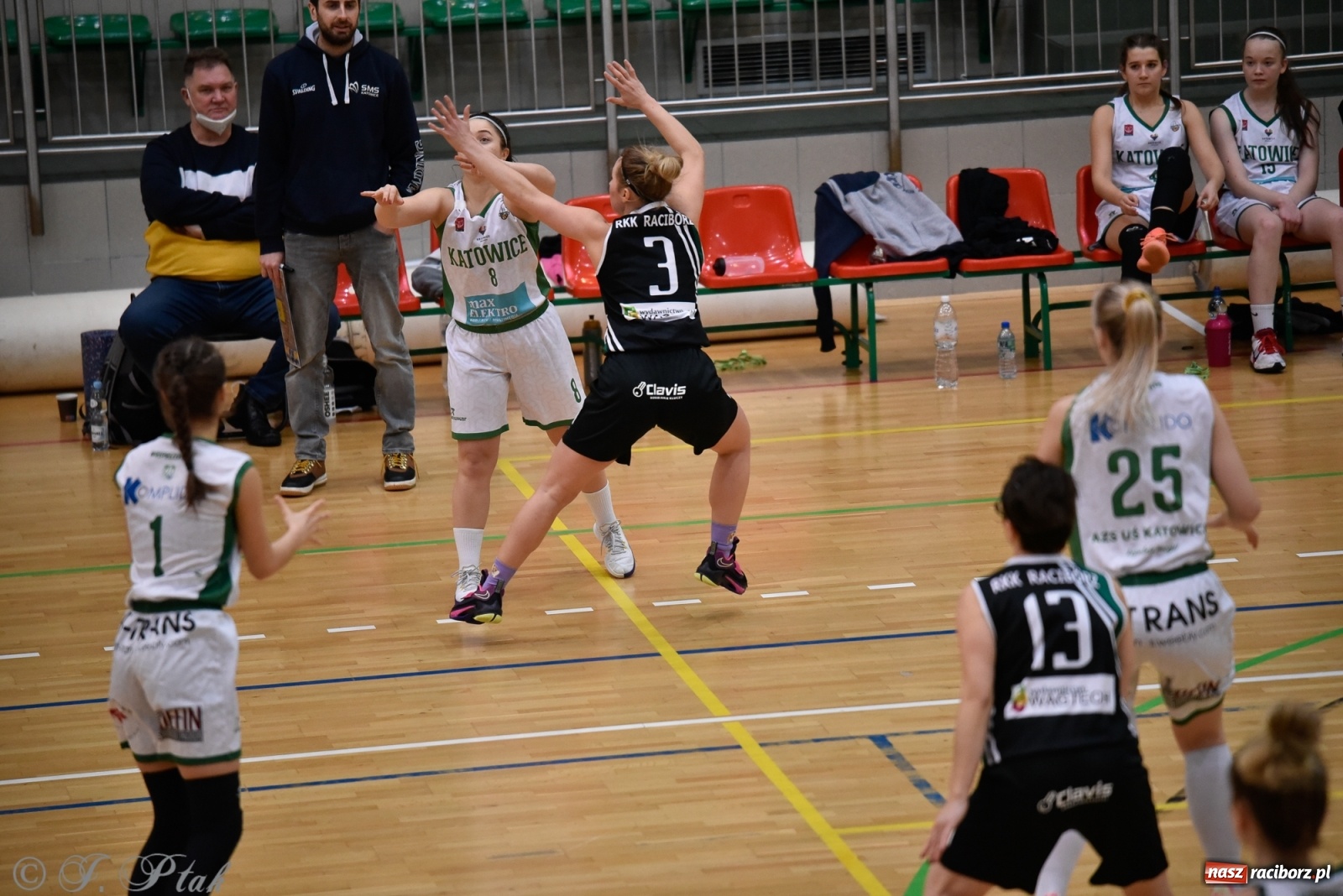 Zdjęcie w galerii na portalu naszraciborz.pl: Osłabione RKK nie sprostało Katowicom [FOTO] wiadomości z regionu