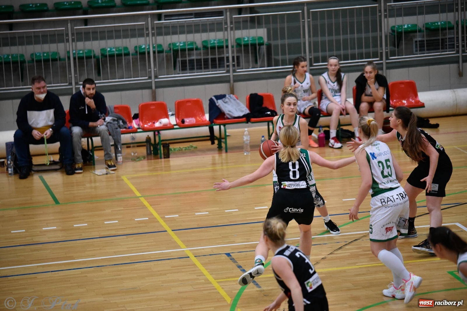 Zdjęcie w galerii na portalu naszraciborz.pl: Osłabione RKK nie sprostało Katowicom [FOTO] wiadomości z regionu