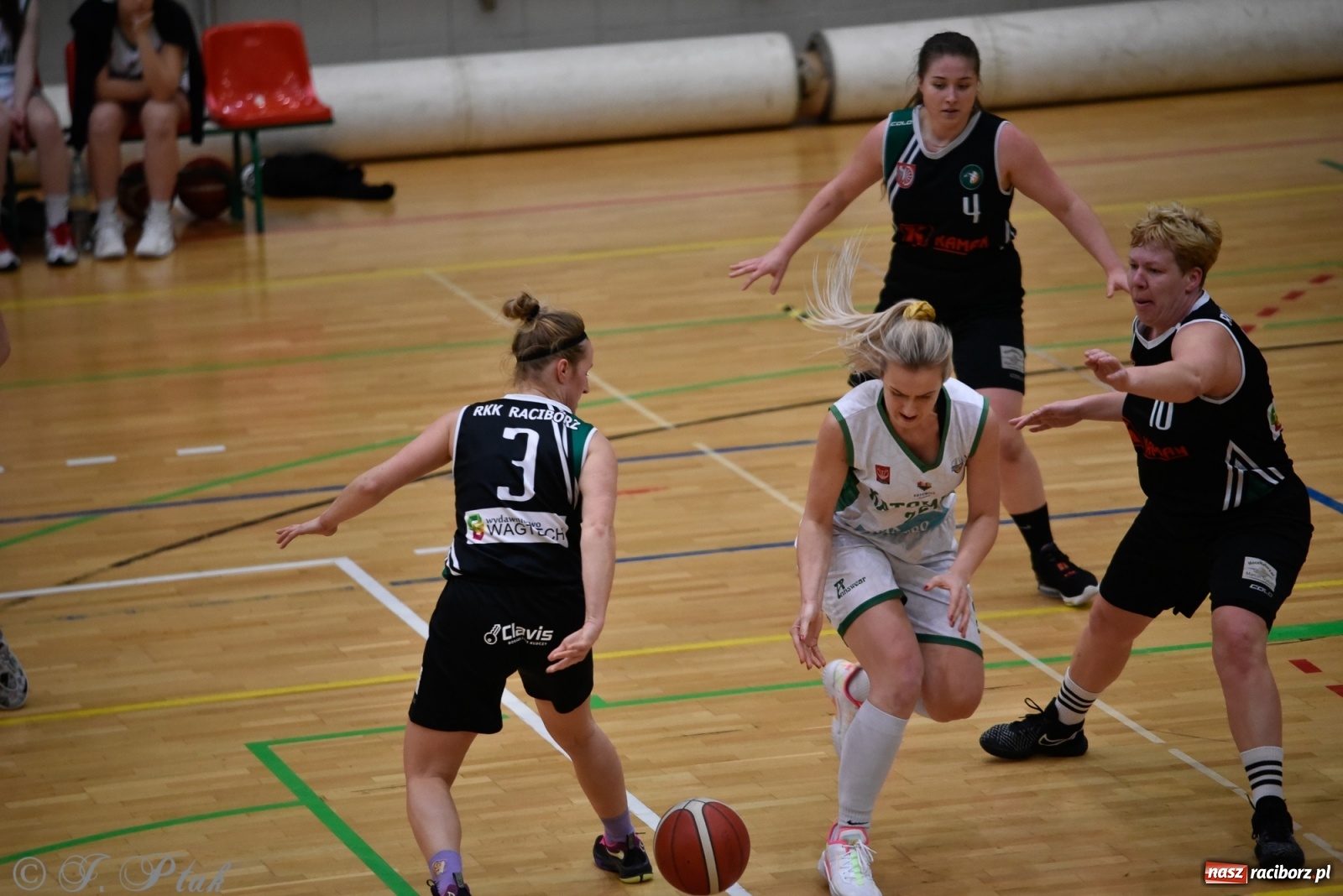 Zdjęcie w galerii na portalu naszraciborz.pl: Osłabione RKK nie sprostało Katowicom [FOTO] wiadomości z regionu