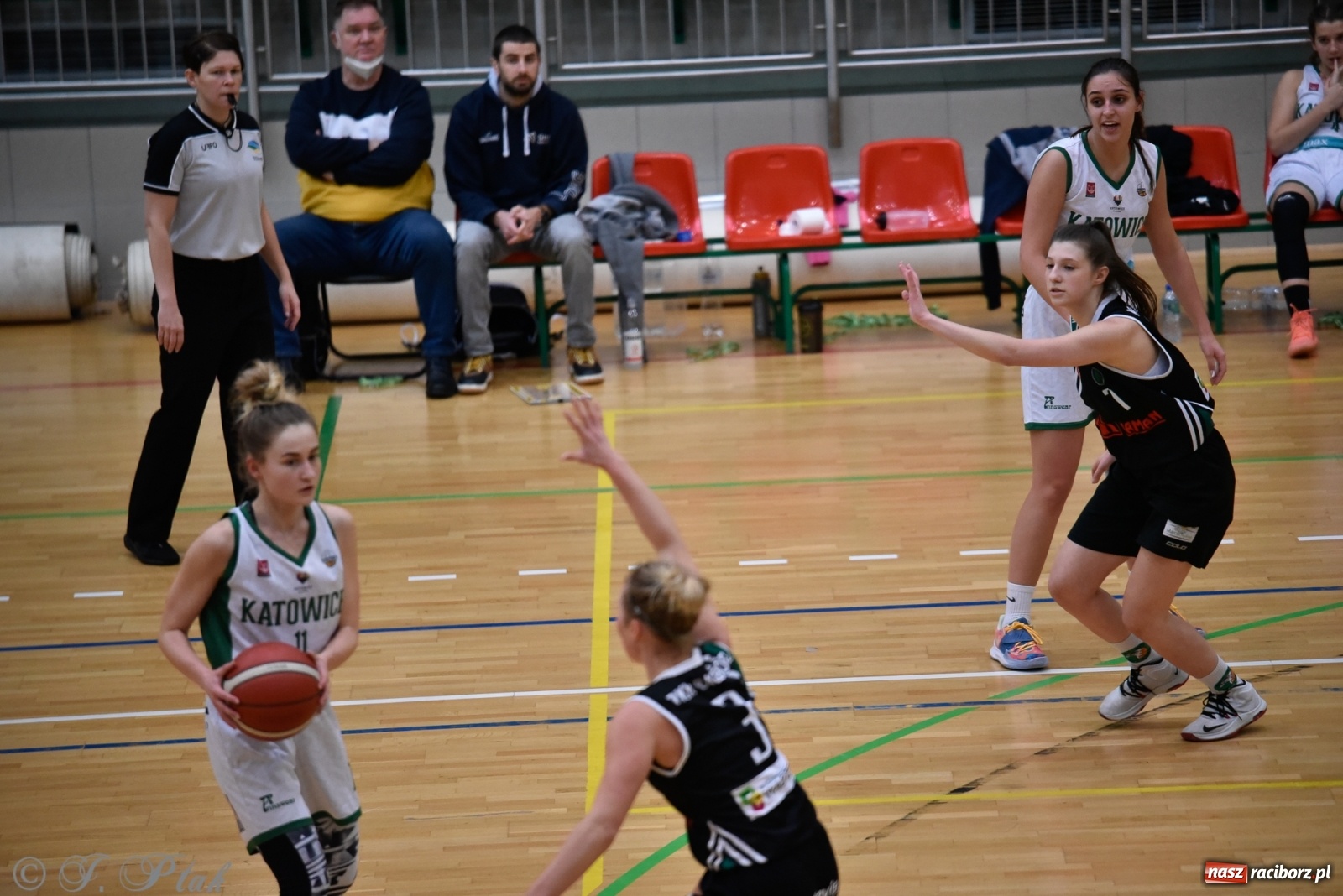 Zdjęcie w galerii na portalu naszraciborz.pl: Osłabione RKK nie sprostało Katowicom [FOTO] wiadomości z regionu