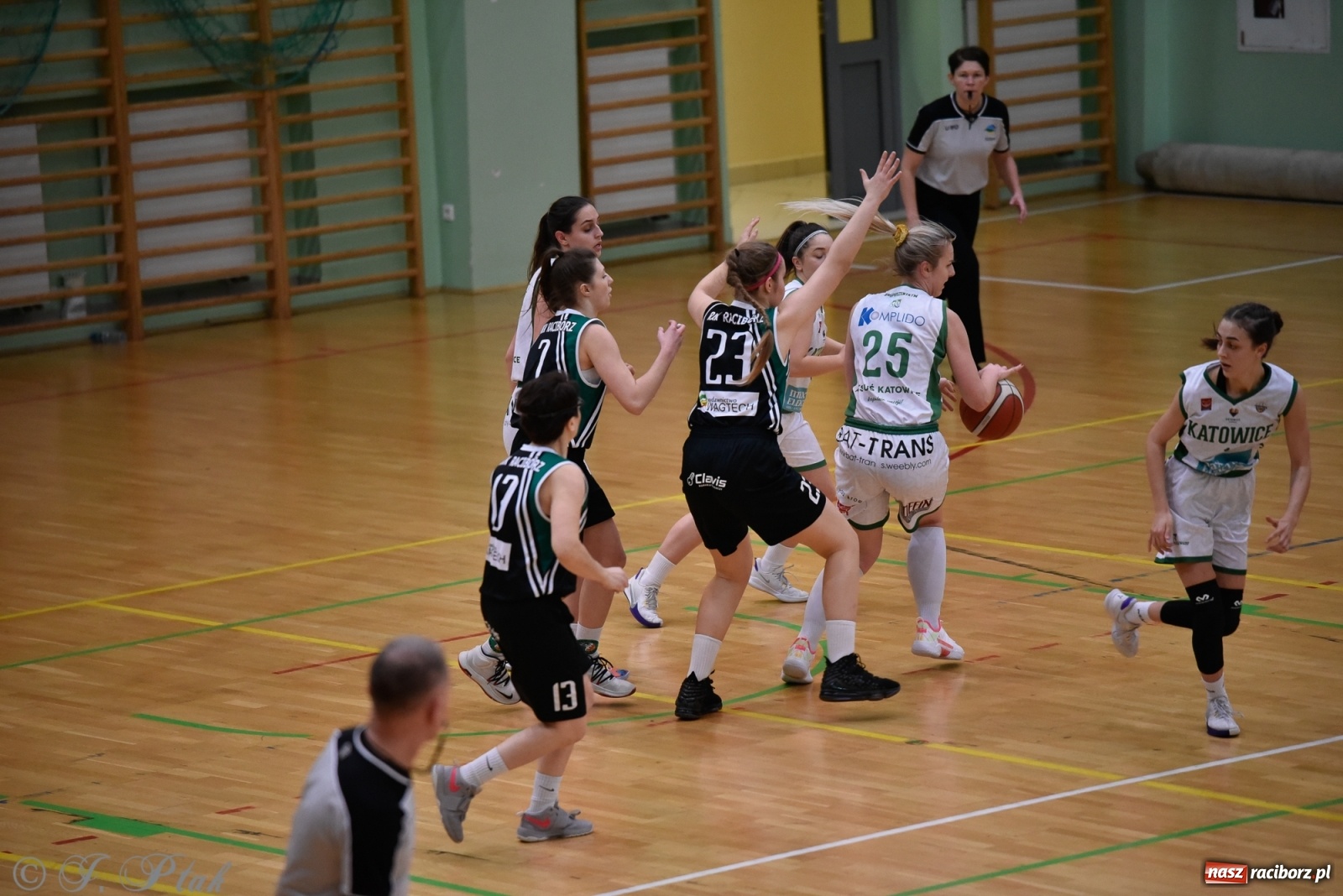 Zdjęcie w galerii na portalu naszraciborz.pl: Osłabione RKK nie sprostało Katowicom [FOTO] wiadomości z regionu