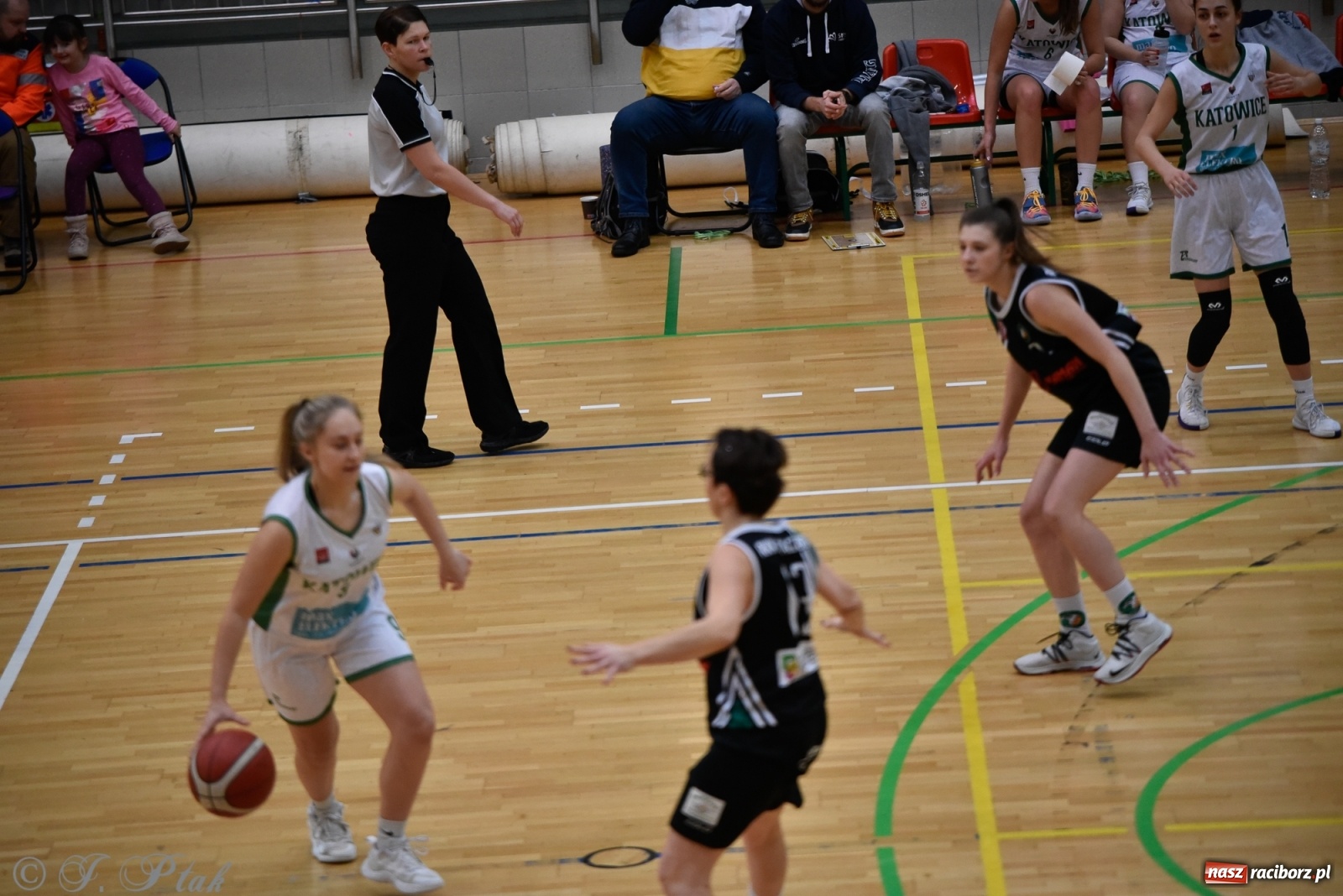 Zdjęcie w galerii na portalu naszraciborz.pl: Osłabione RKK nie sprostało Katowicom [FOTO] wiadomości z regionu