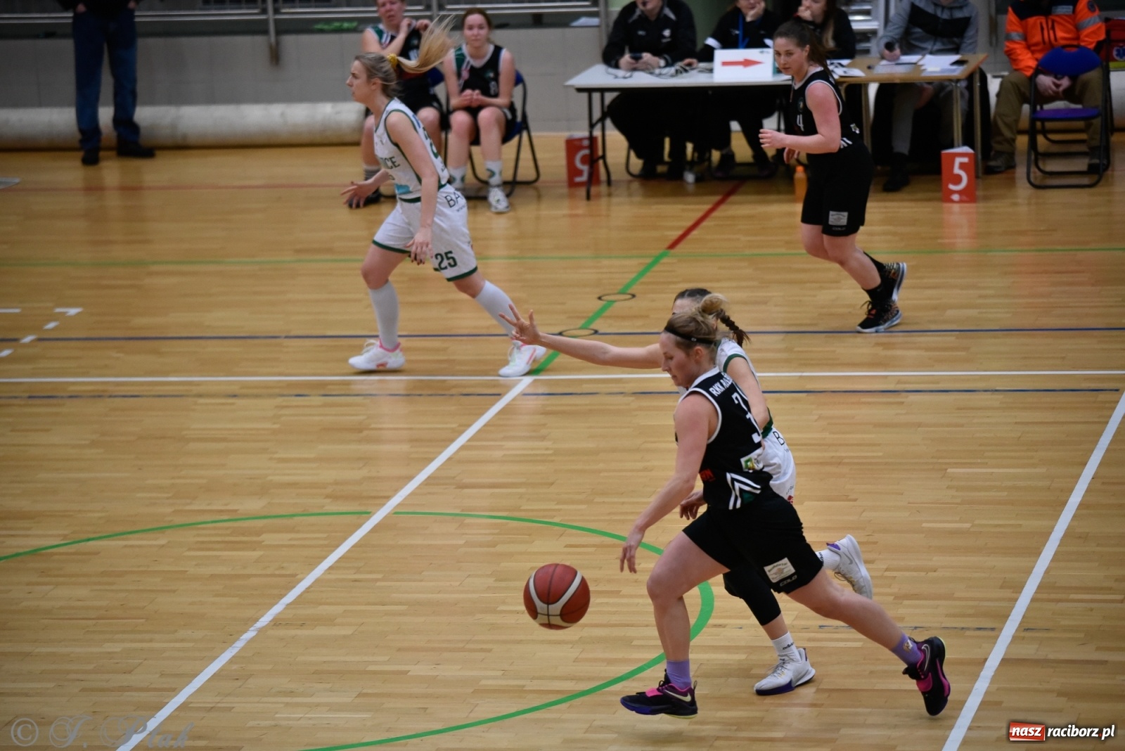 Zdjęcie w galerii na portalu naszraciborz.pl: Osłabione RKK nie sprostało Katowicom [FOTO] wiadomości z regionu